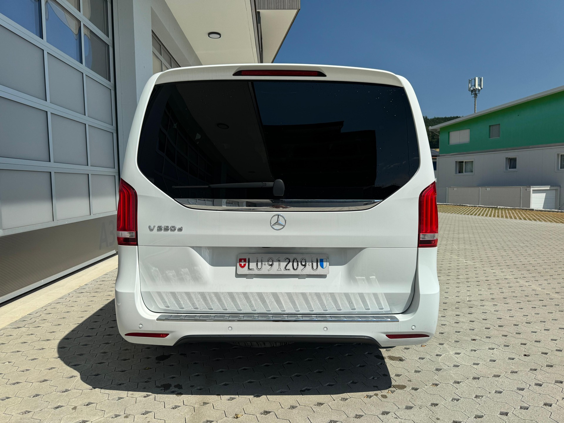 MERCEDES-BENZ V 250 d Edition Lang AMG-Line 7G-Tronic-image-8