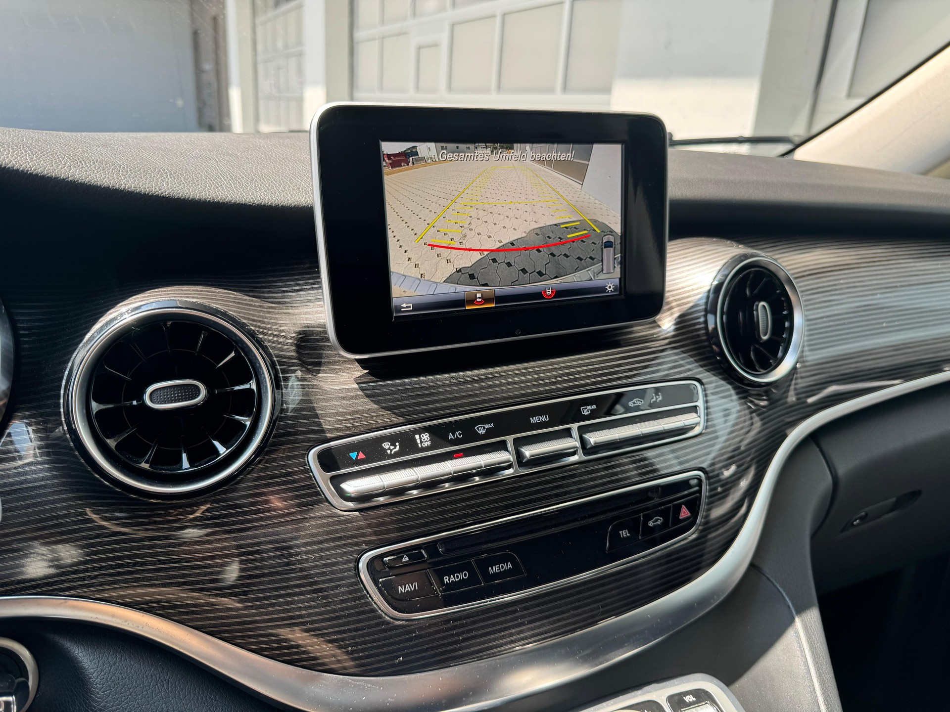 MERCEDES-BENZ V 250 d Edition Lang AMG-Line 7G-Tronic-image-26