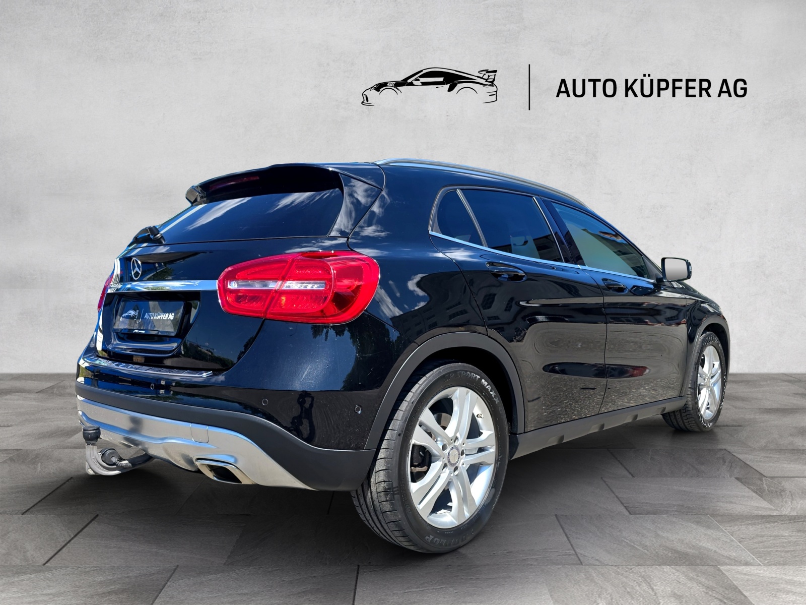 MERCEDES-BENZ GLA 250 Urban 4Matic 7G-DCT-showroom-element-2