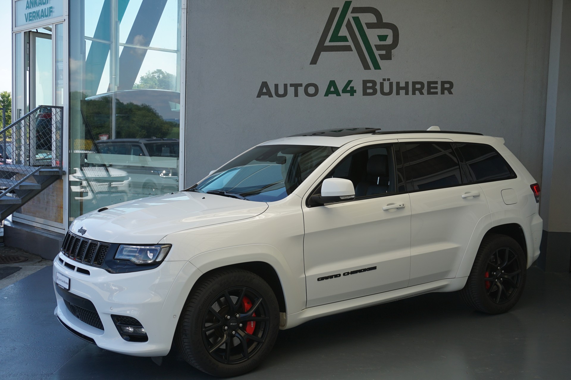 JEEP GrandCherokee 6.4 SRT8 392er 468PS CH-Auto mit Gratisservice !!-showroom-element-3