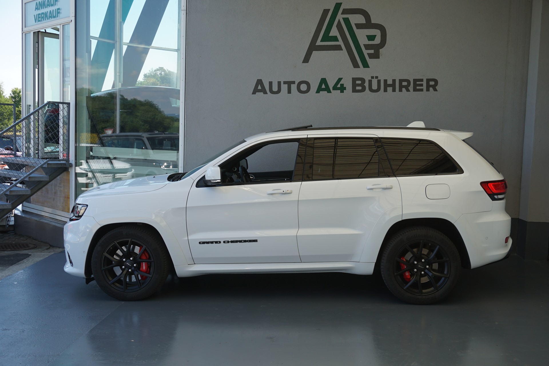 JEEP GrandCherokee 6.4 SRT8 392er 468PS CH-Auto mit Gratisservice !!