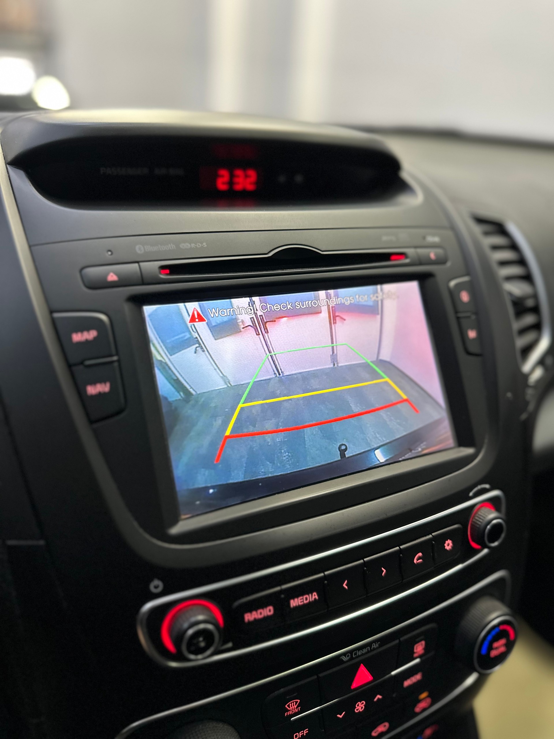 KIA Sorento 2.2 CRDI Style Automatic-image-14