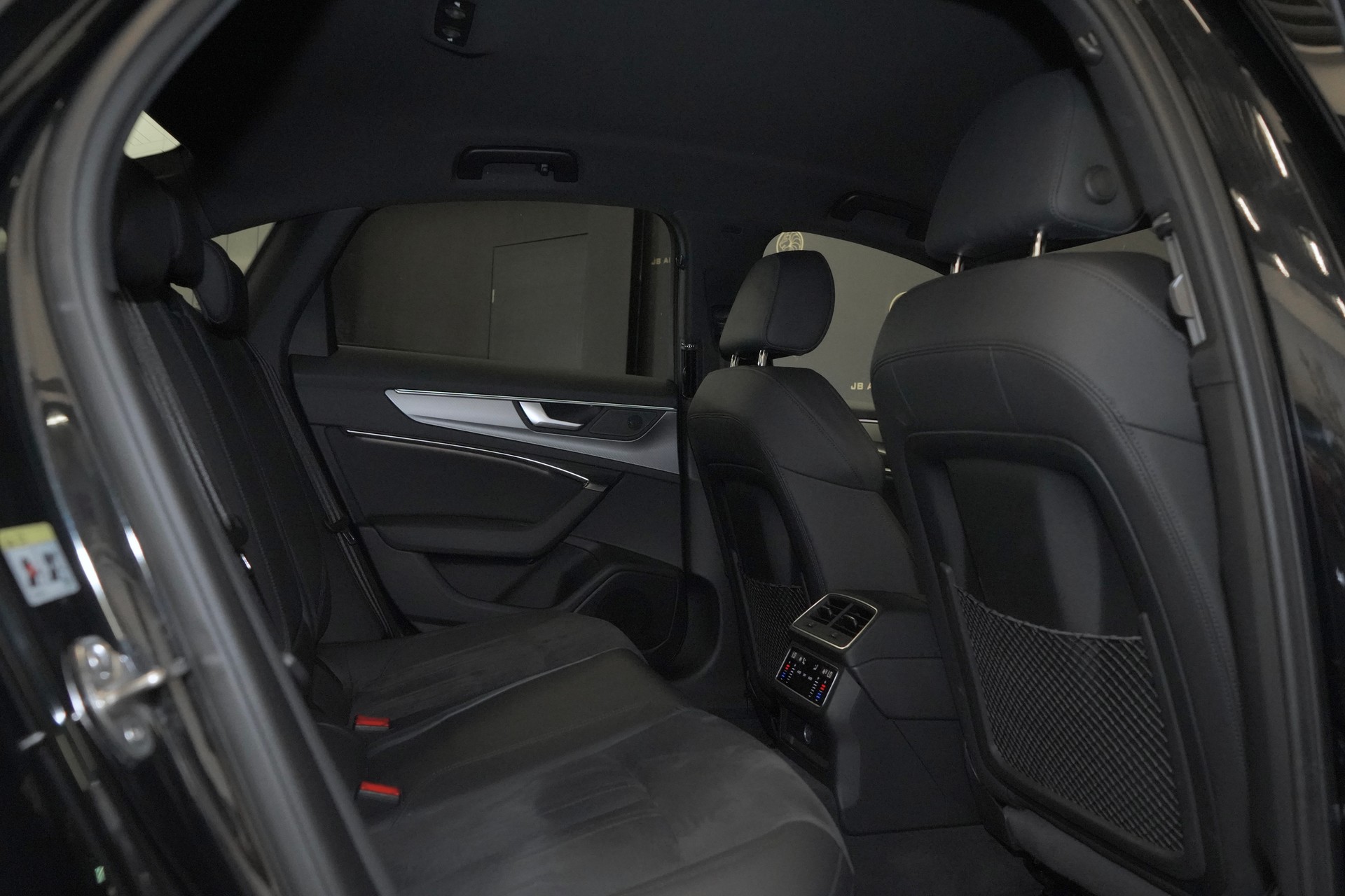 AUDI A6 Limousine 45 TFSI Sport S-tronic S-Line-image-4