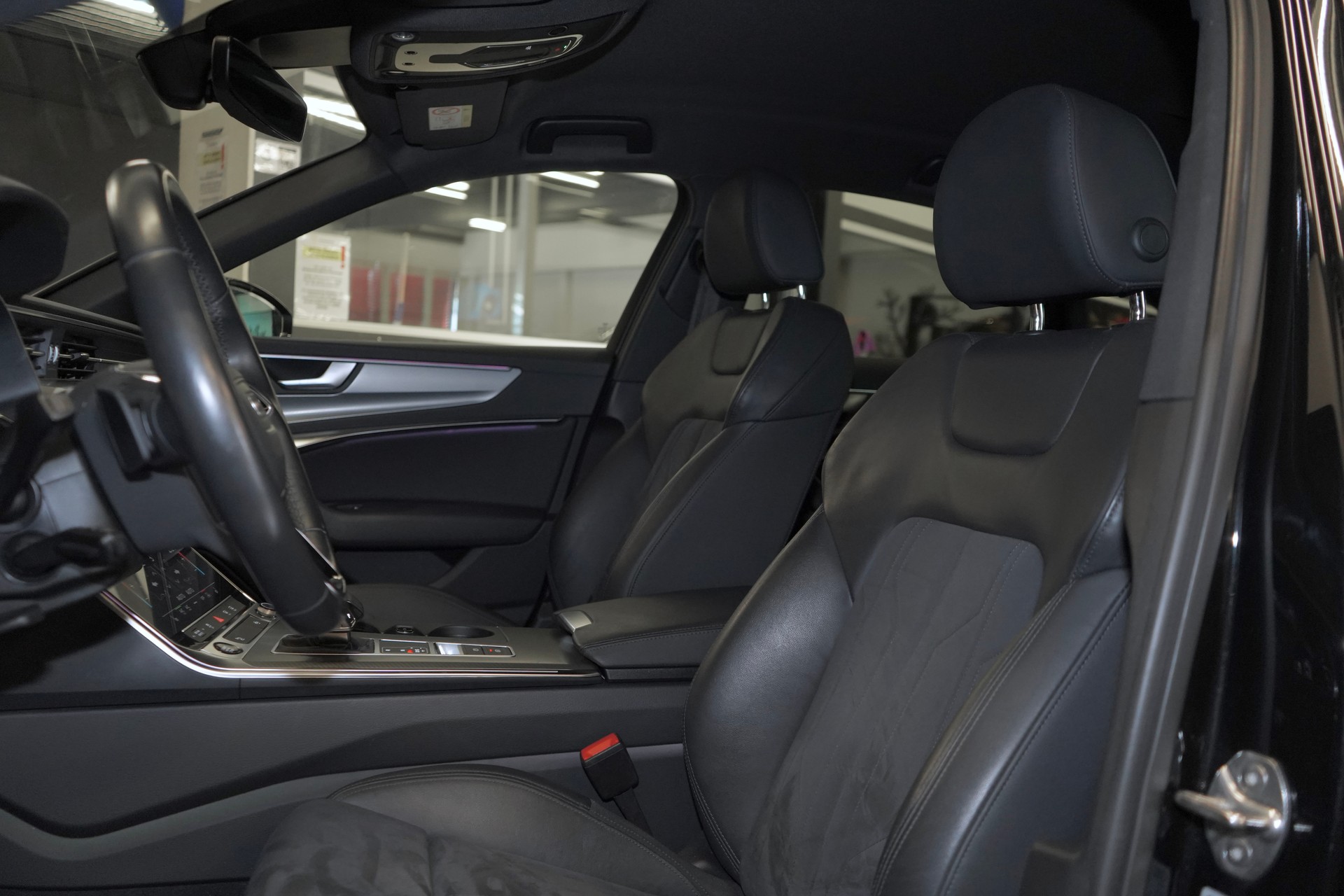 AUDI A6 Limousine 45 TFSI Sport S-tronic S-Line-image-9