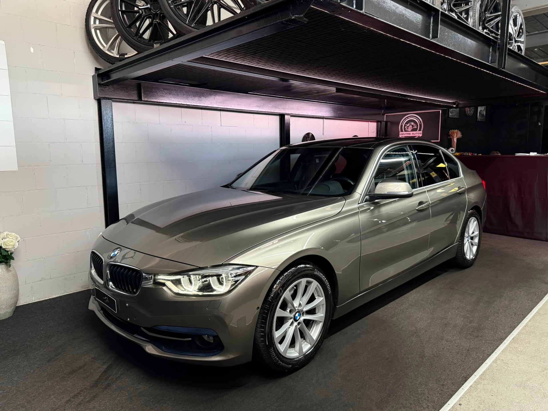 BMW 320i Sport Line Steptronic