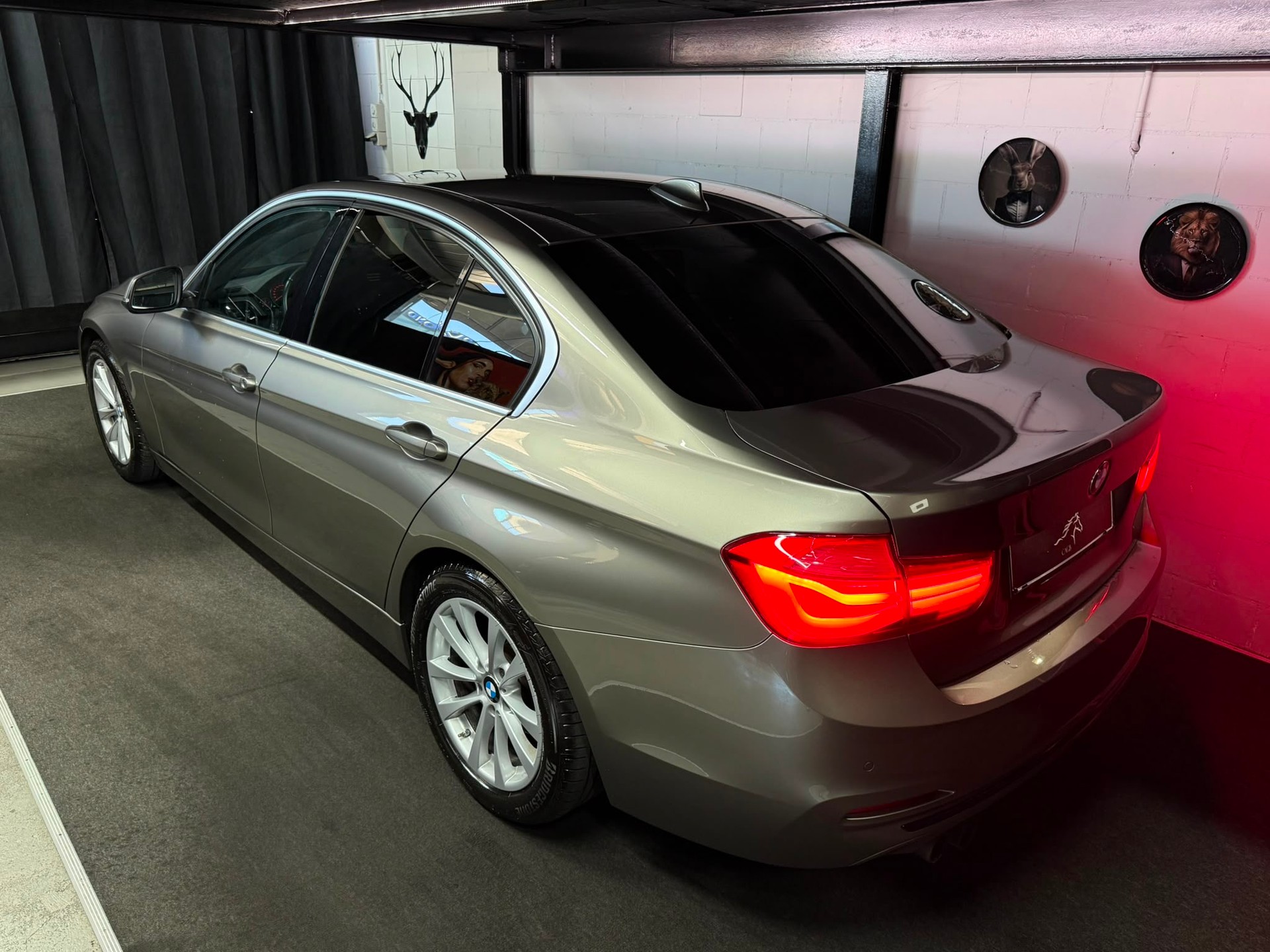 BMW 320i Sport Line Steptronic-image-14