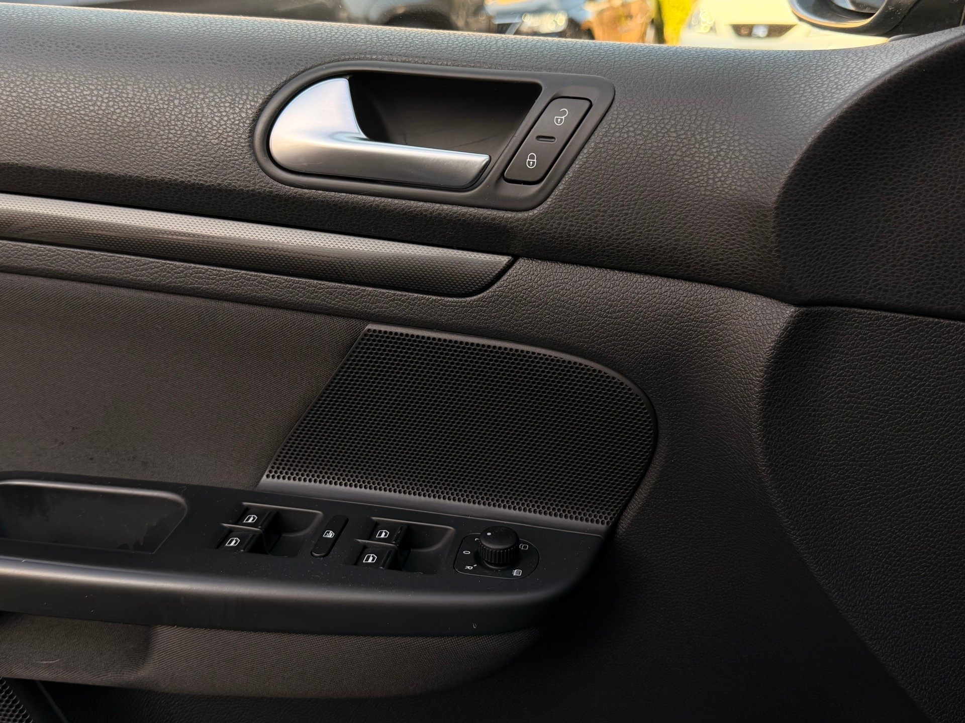 VW Golf Variant 1.4 TSI Team DSG-image-16
