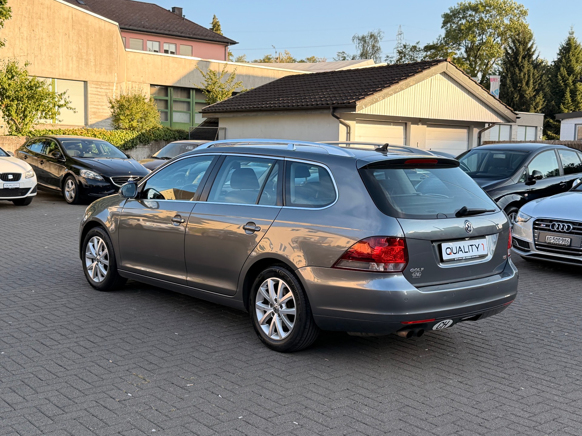 VW Golf Variant 1.4 TSI Team DSG-image-8
