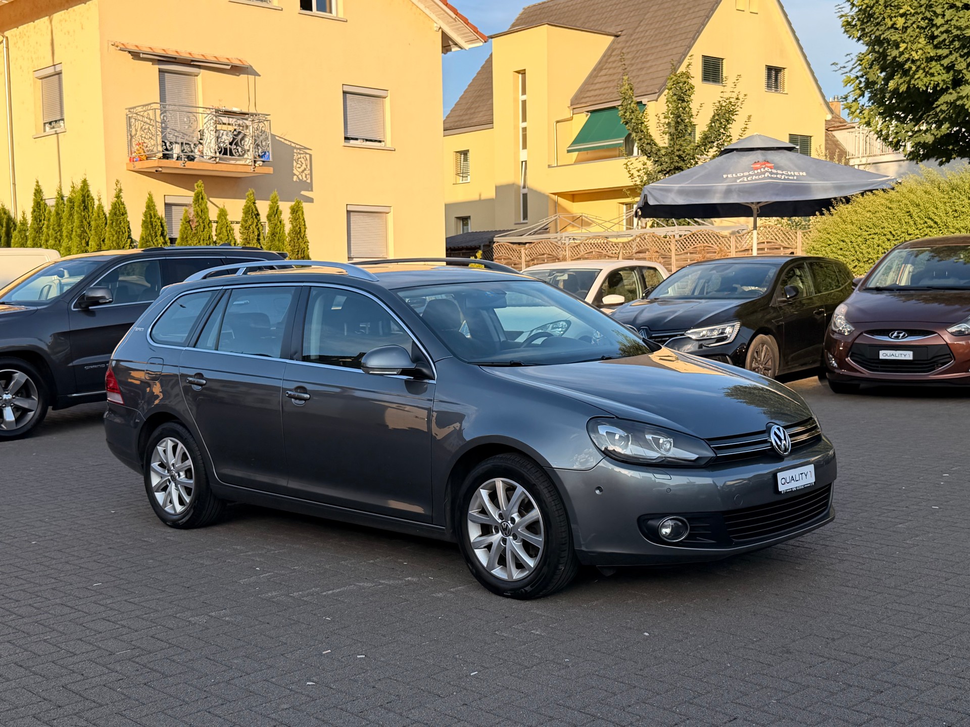 VW Golf Variant 1.4 TSI Team DSG-image-9