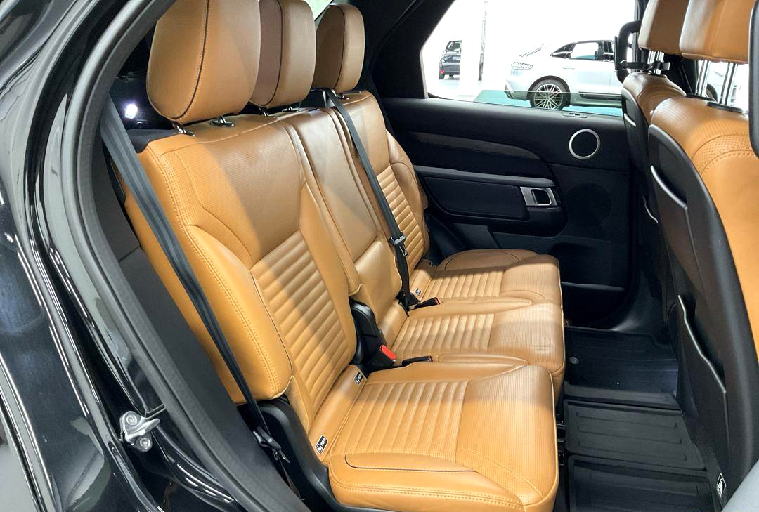 LAND ROVER Discovery 3.0 SDV6 HSE-image-6