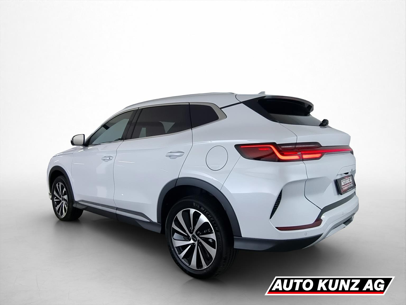 BYD Seal U DM-i Boost FWD-showroom-element-3