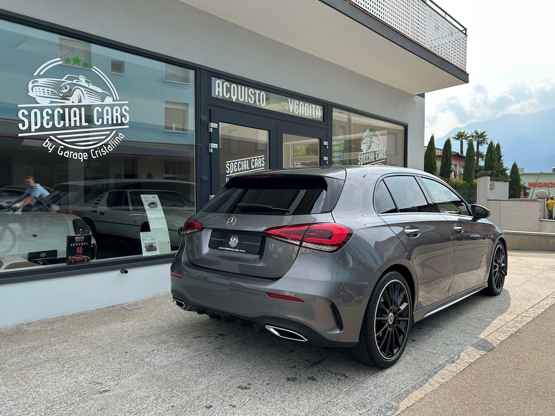 MERCEDES-BENZ A 200 AMG Line-image-4