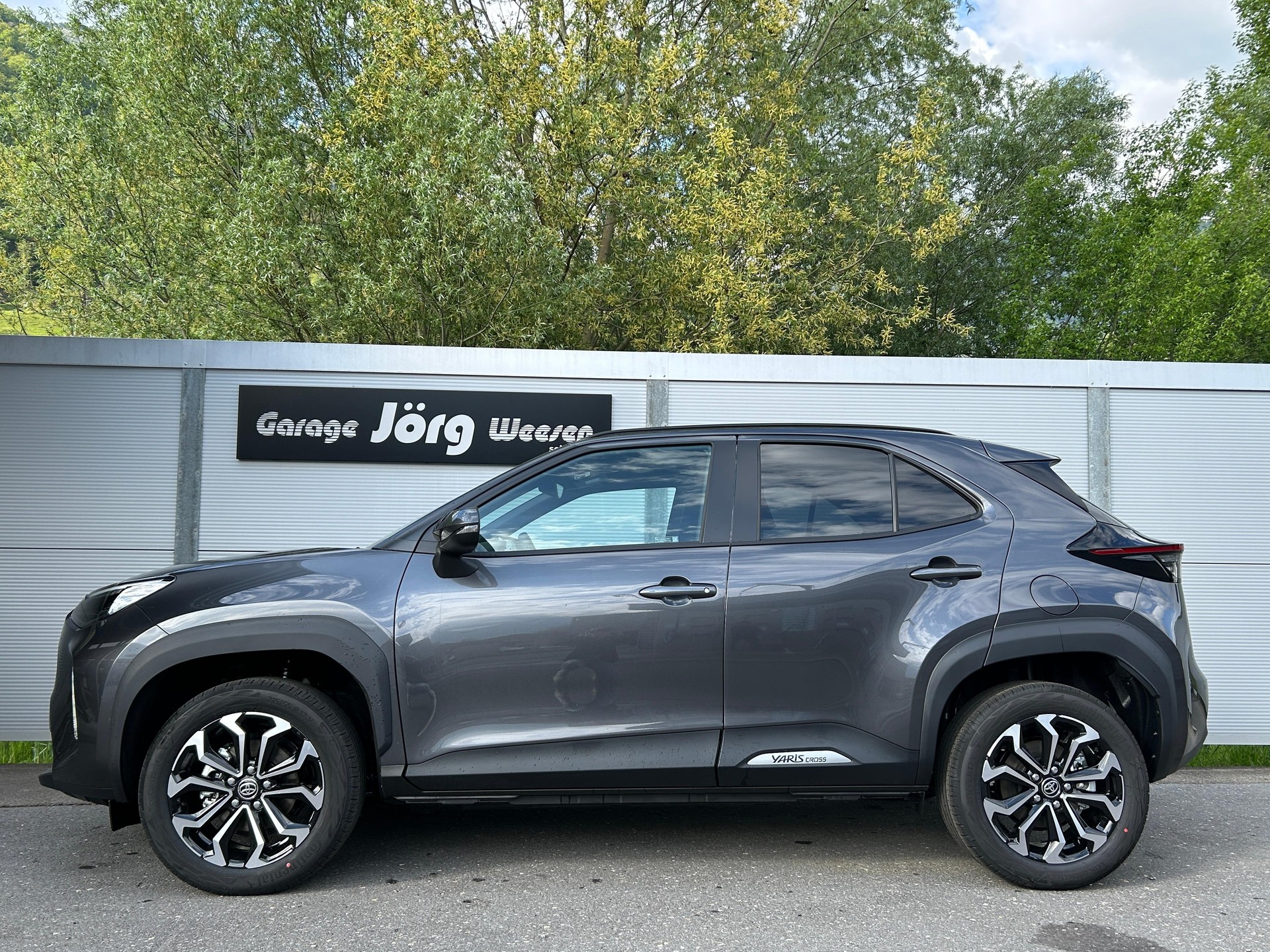 TOYOTA Yaris Cross 1.5 VVT-i HSD Comfort AWD-i-image-2
