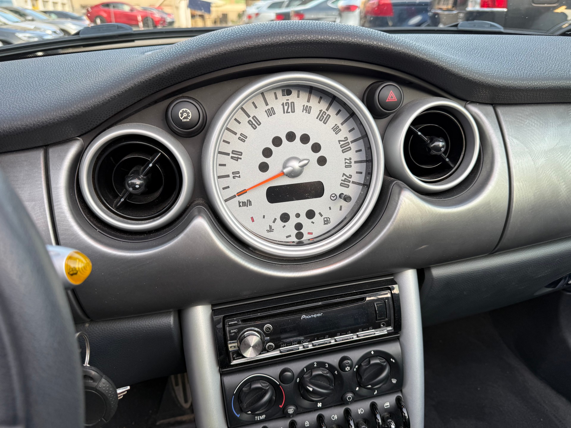 MINI Cooper S Cabriolet-image-13