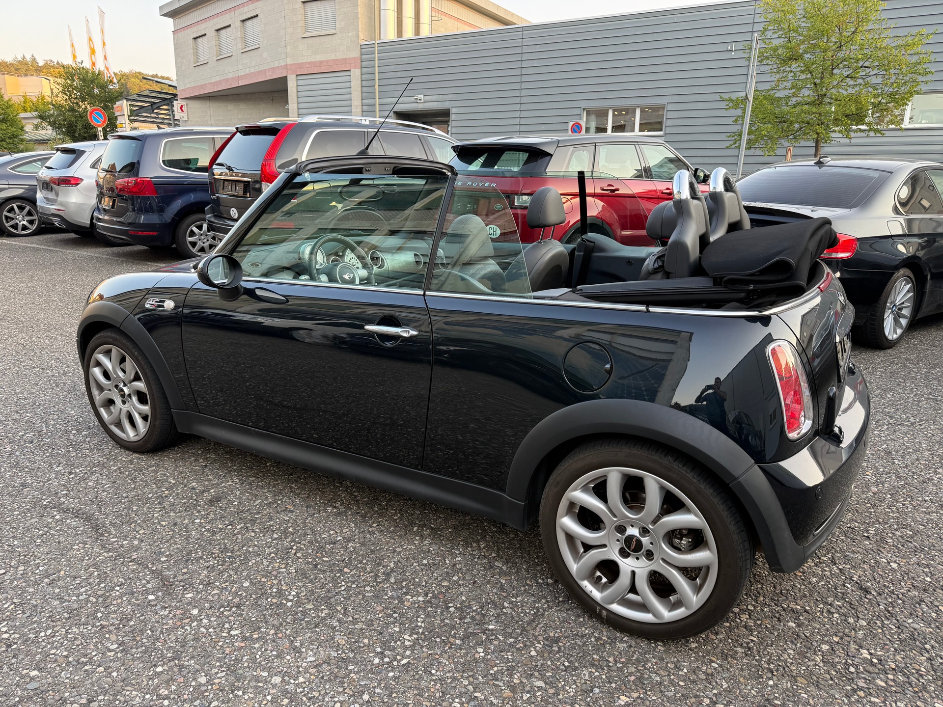 MINI Cooper S Cabriolet-image-1