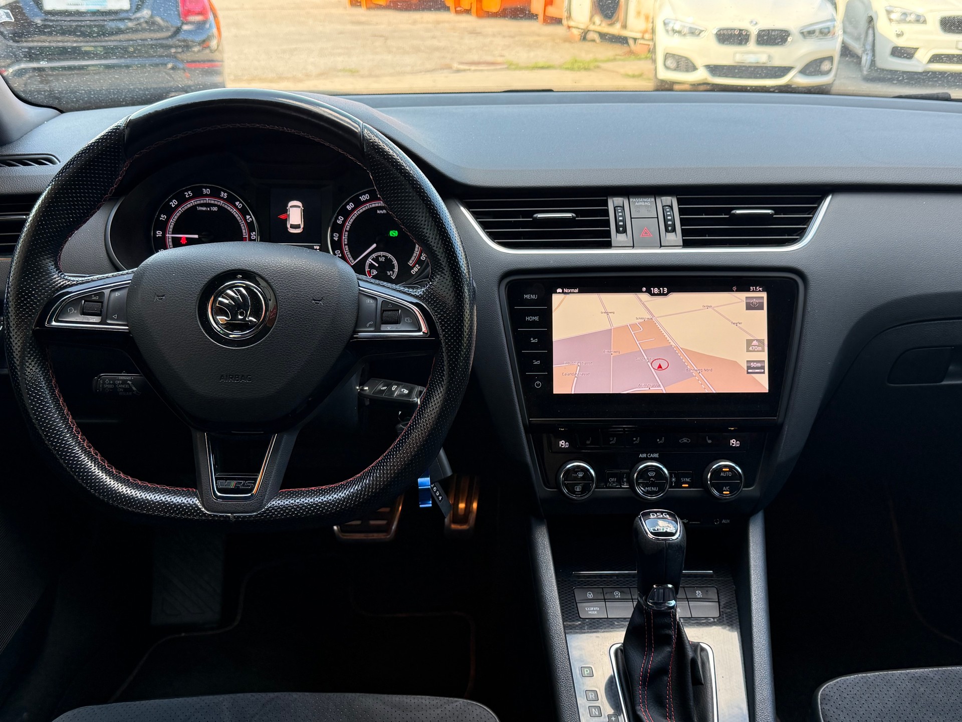 SKODA Octavia Combi 2.0 TDI RS 4x4 DSG-image-11