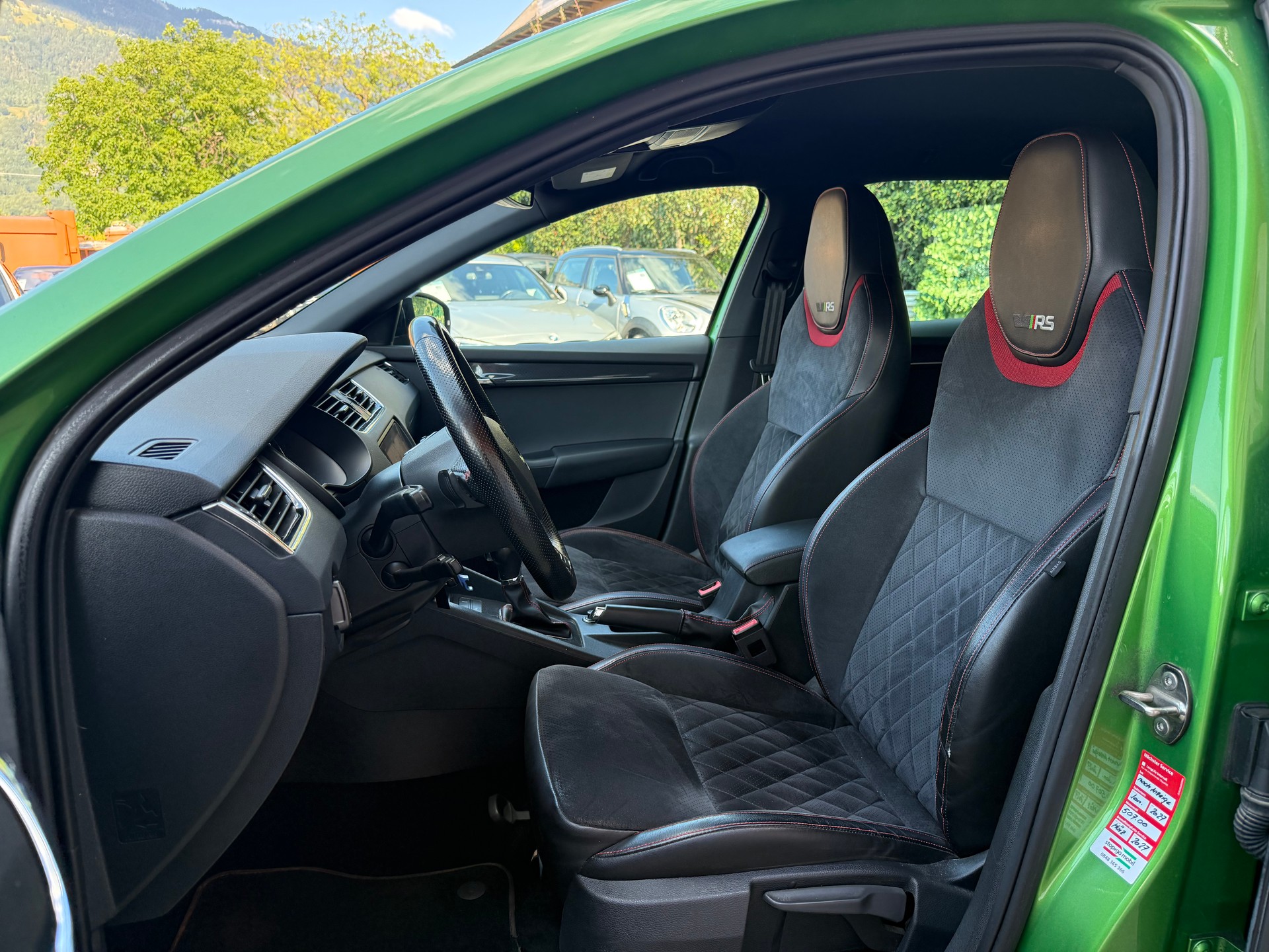 SKODA Octavia Combi 2.0 TDI RS 4x4 DSG-image-13