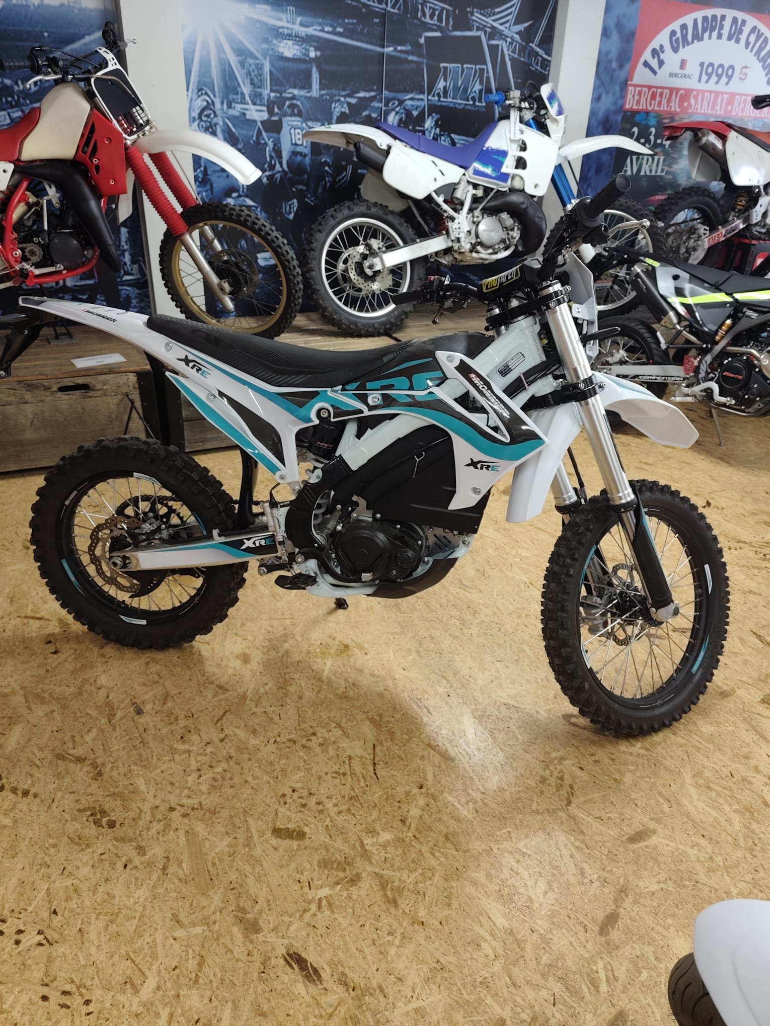MONNIER-HONDA XRE électrique-image-1