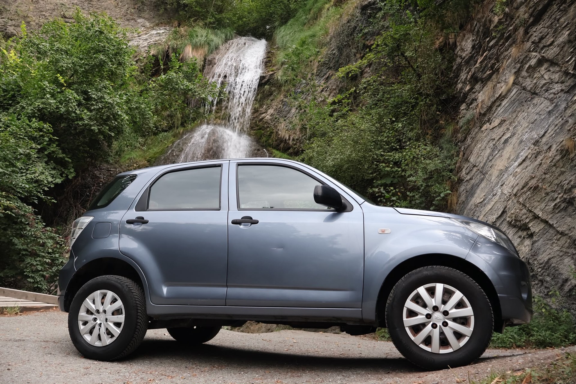 DAIHATSU Terios 1.5 16V 4Seasons 4WD Automatic-showroom-element-2