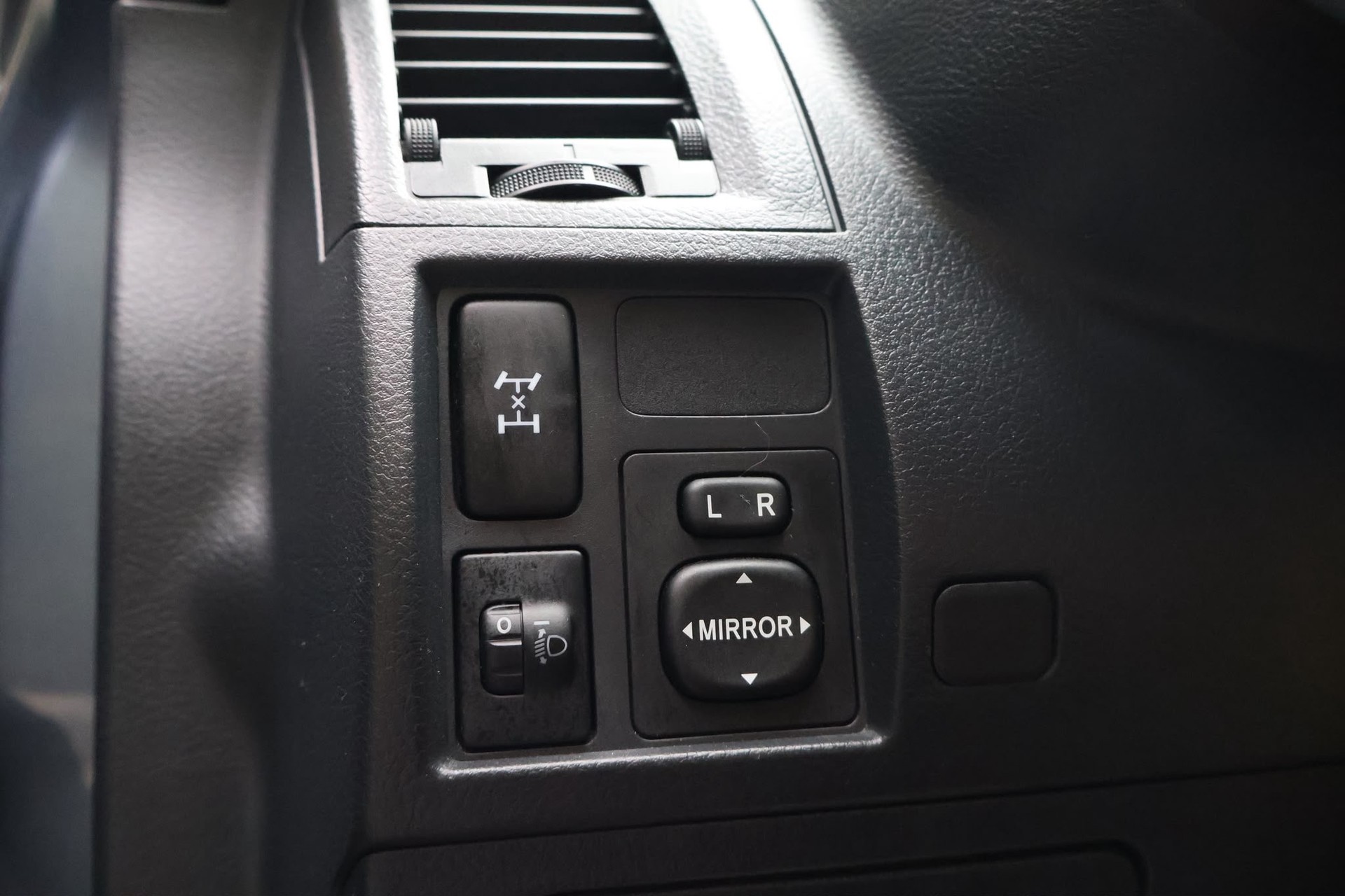 DAIHATSU Terios 1.5 16V 4Seasons 4WD Automatic-image-12