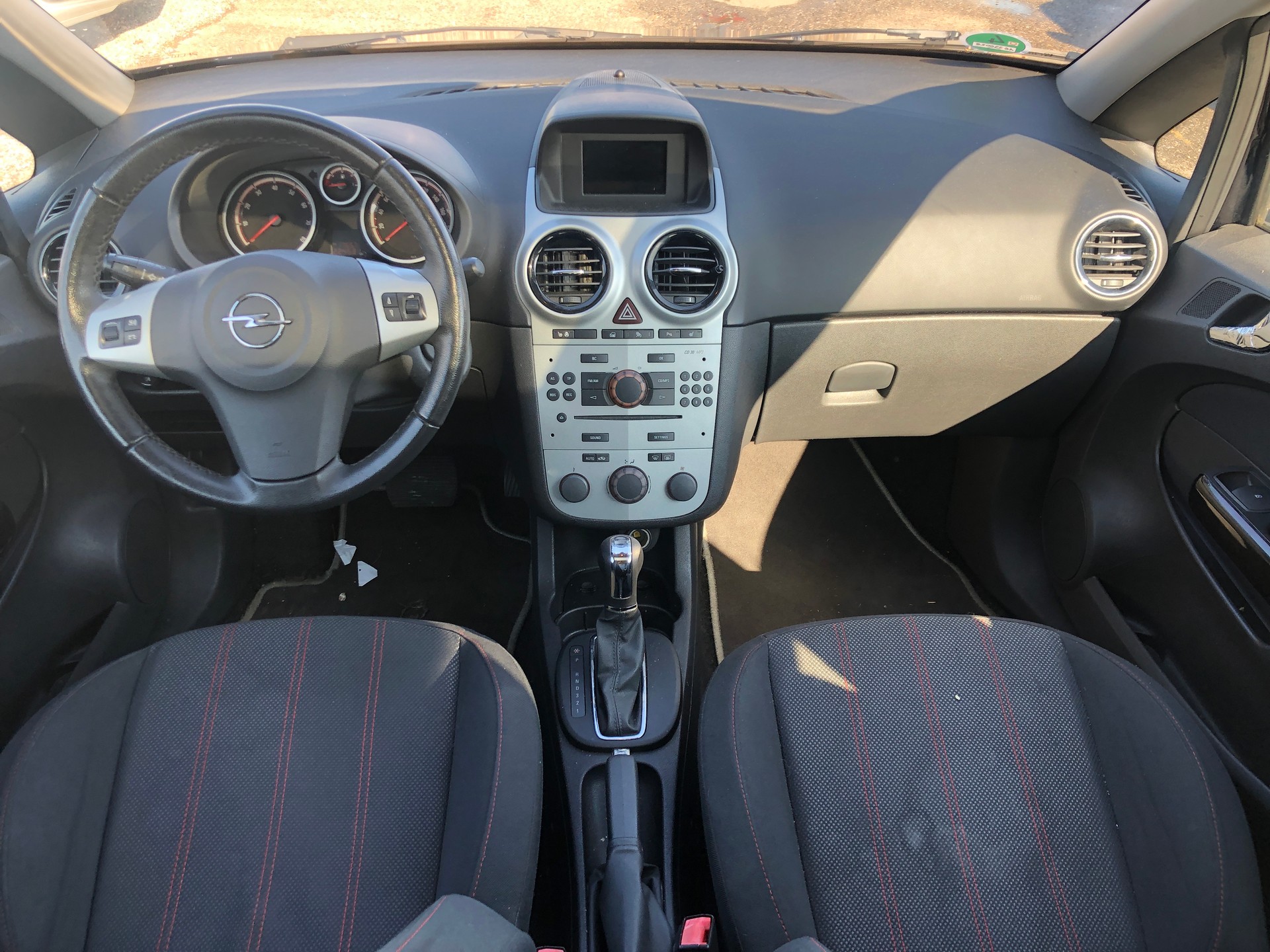 OPEL Corsa 1.4 TP Sport Automatic-image-8