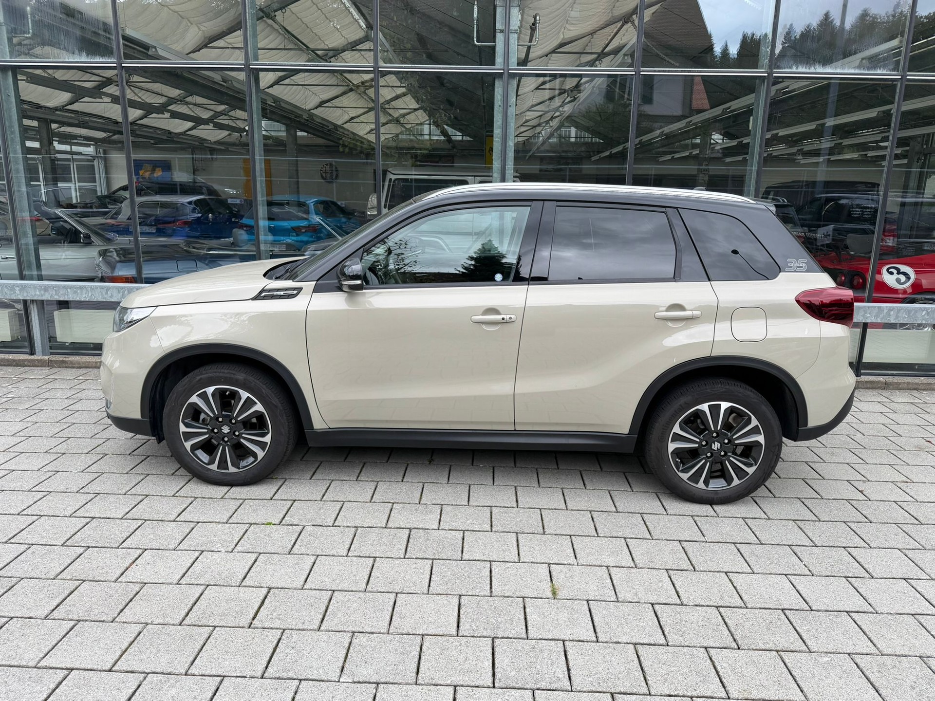 SUZUKI Vitara 1.5 Hybrid Edition 35 4x4 AGS-image-9