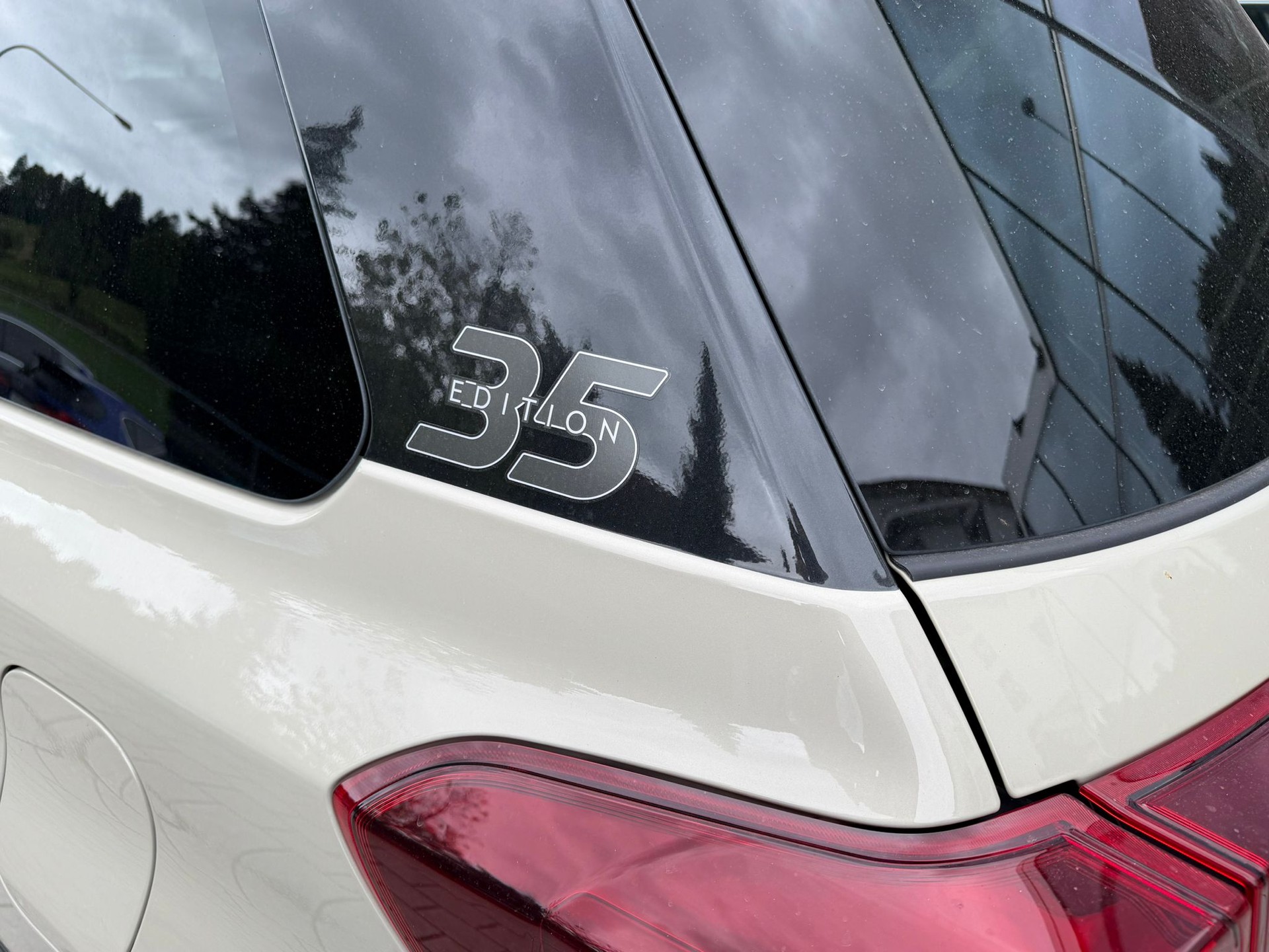 SUZUKI Vitara 1.5 Hybrid Edition 35 4x4 AGS-image-10