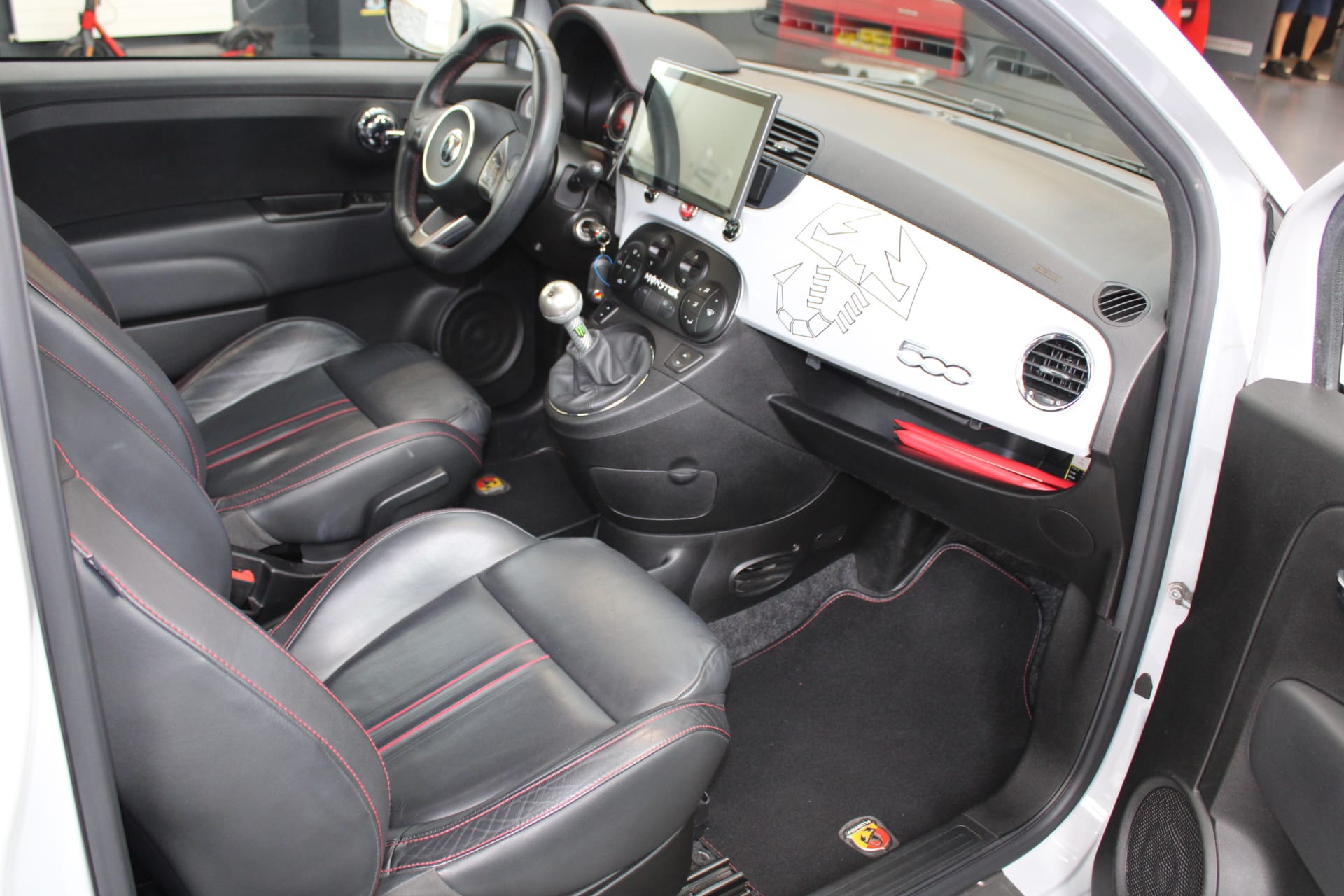 FIAT 500 1.4 16V Turbo Abarth-image-11