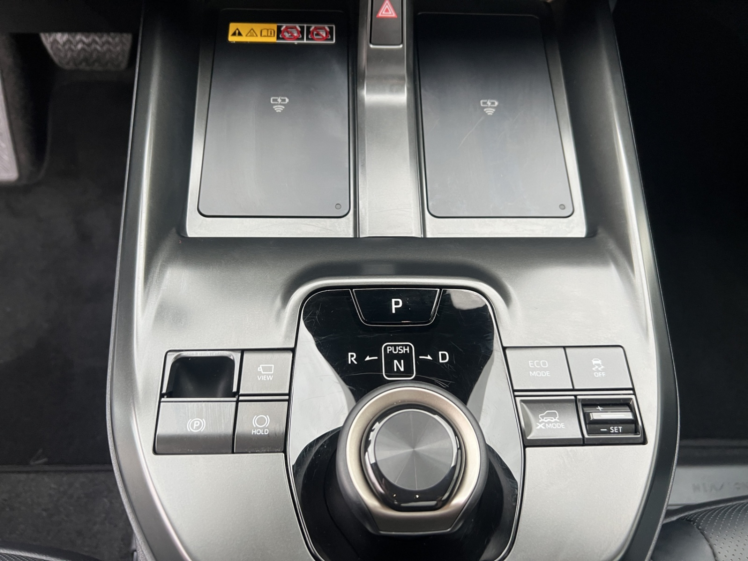 TOYOTA bZ4X Premium AWD-image-16