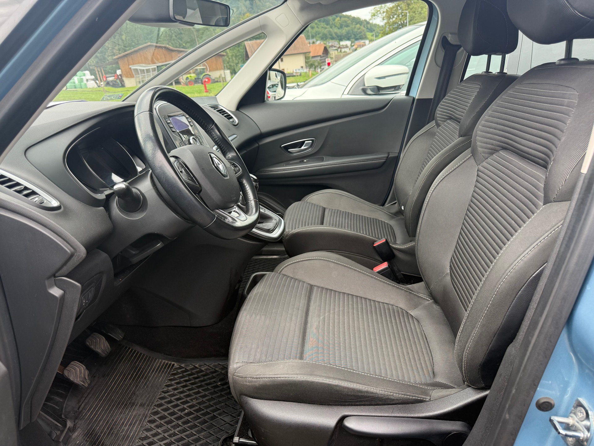 RENAULT Scénic 1.2 16V Turbo Bose-image-6