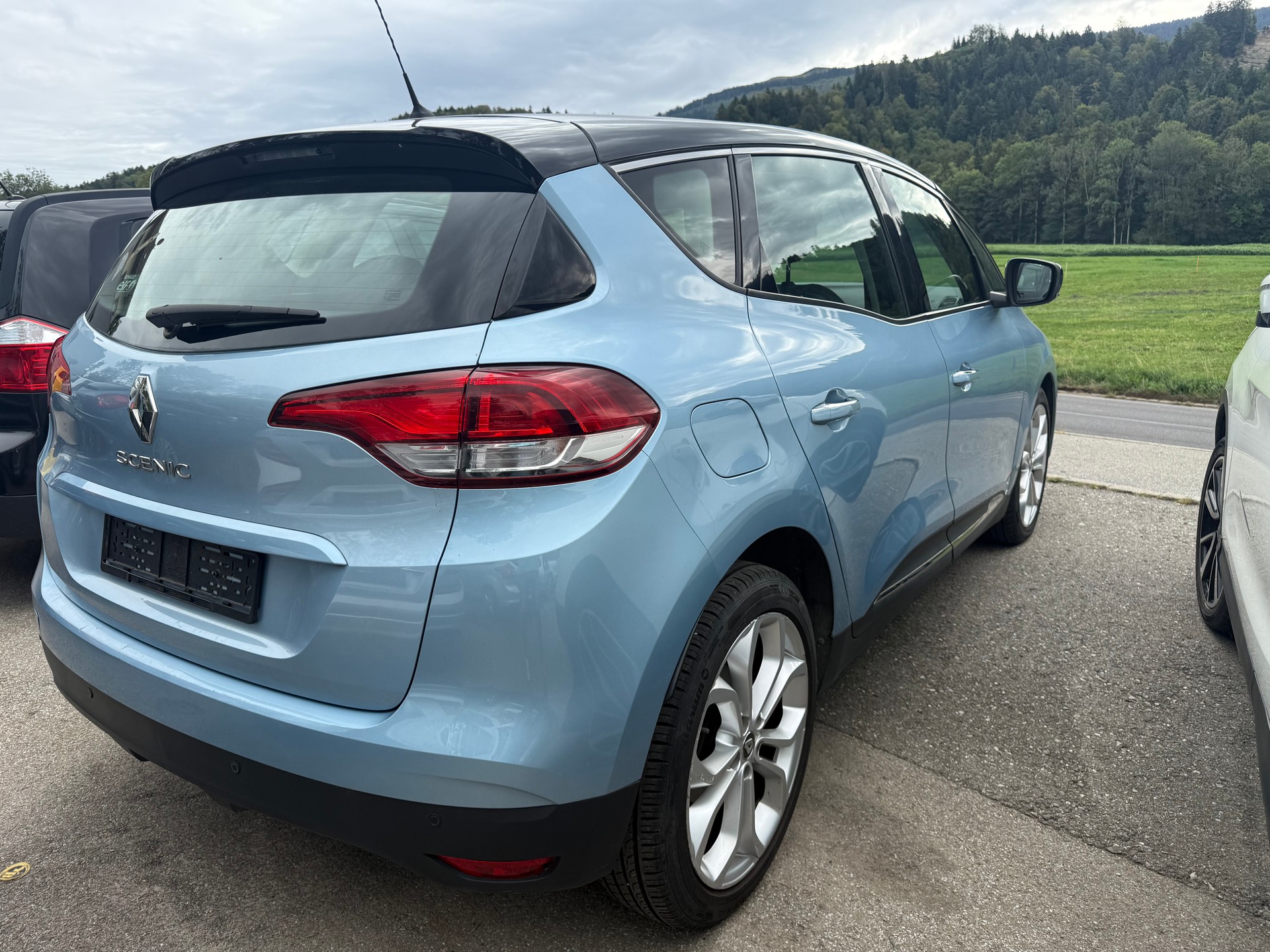 RENAULT Scénic 1.2 16V Turbo Bose-image-3
