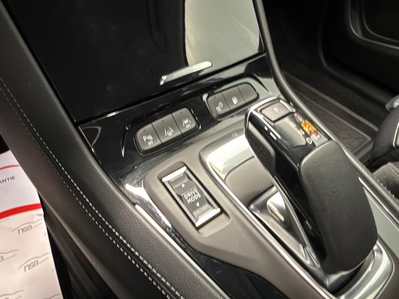 OPEL Grandland 1.6 Hybrid4 GSe Automatik-image-10