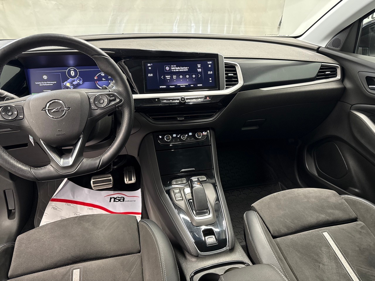OPEL Grandland 1.6 Hybrid4 GSe Automatik-showroom-element-3