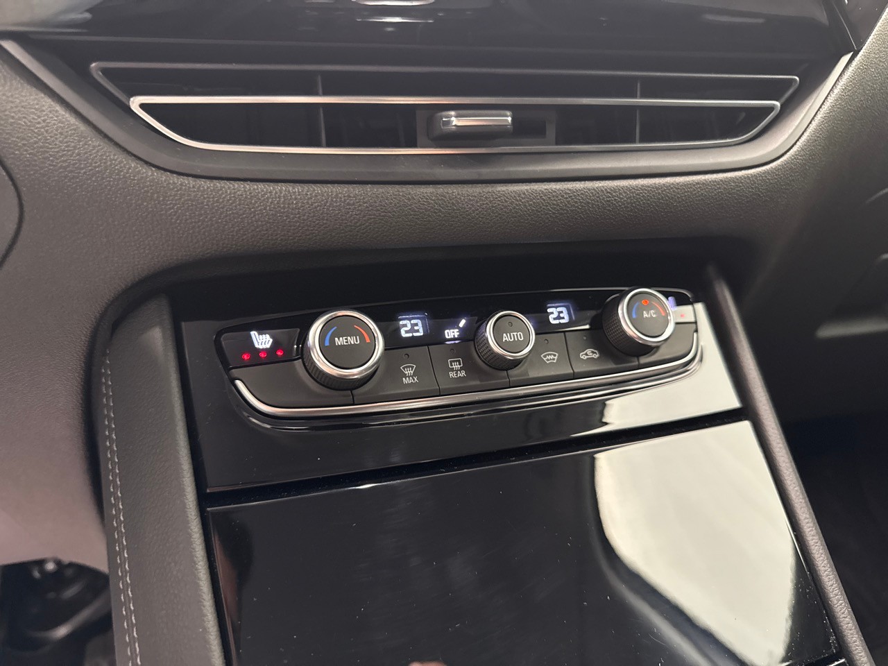 OPEL Grandland 1.6 Hybrid4 GSe Automatik-image-9