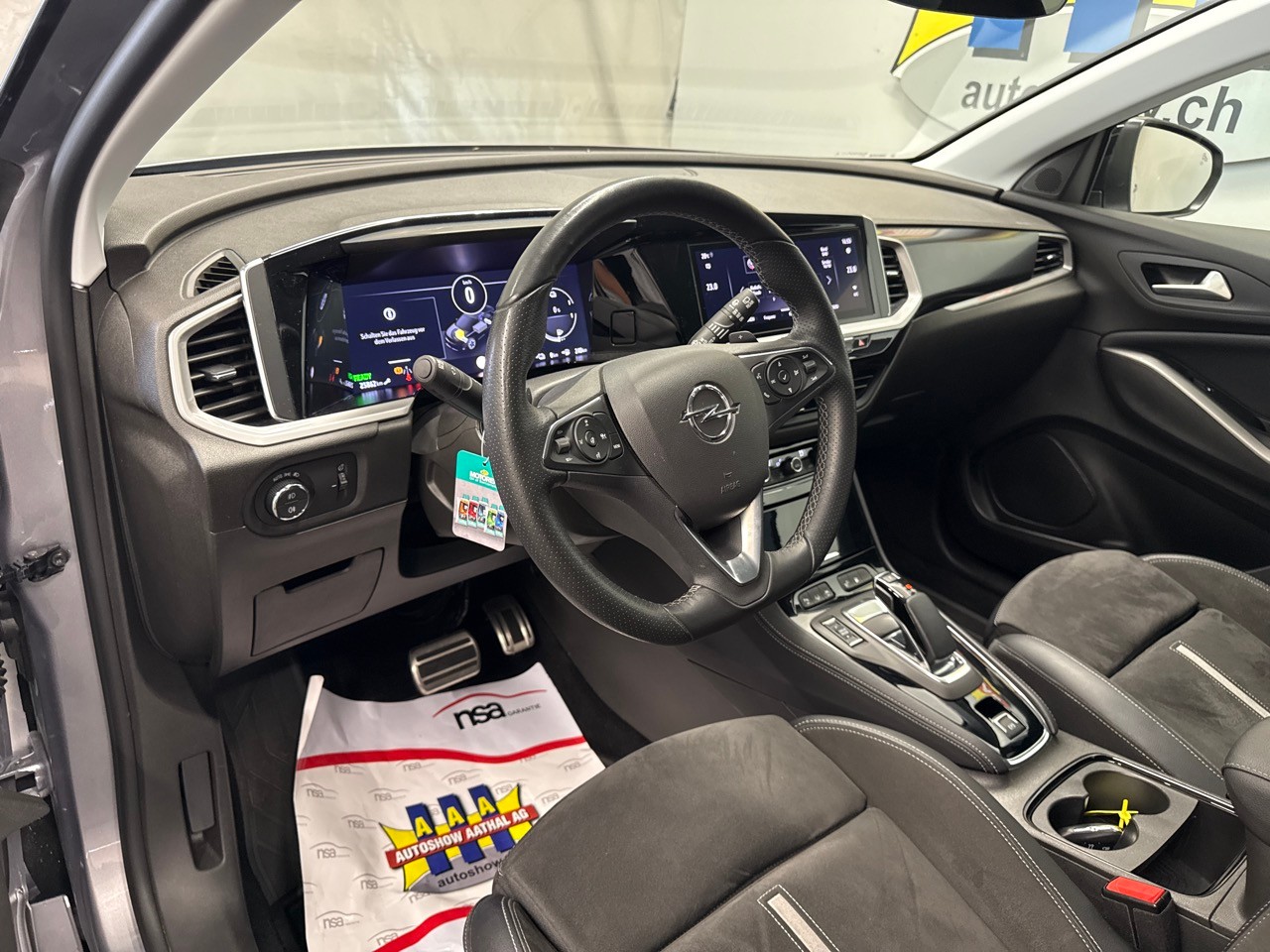 OPEL Grandland 1.6 Hybrid4 GSe Automatik-image-8