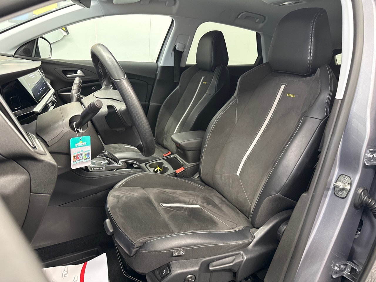 OPEL Grandland 1.6 Hybrid4 GSe Automatik-showroom-element-2