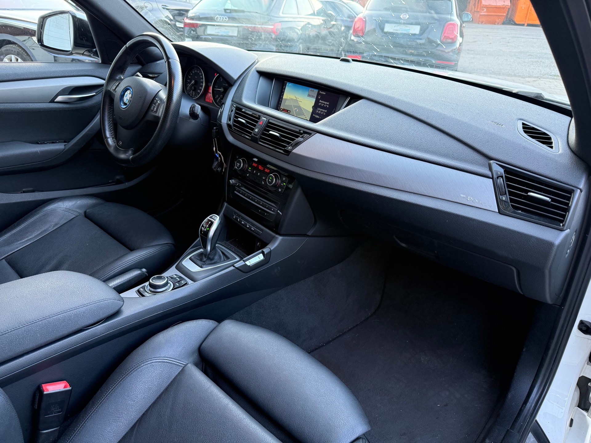 BMW X1 xDrive 25d Sport Line Steptronic-image-11