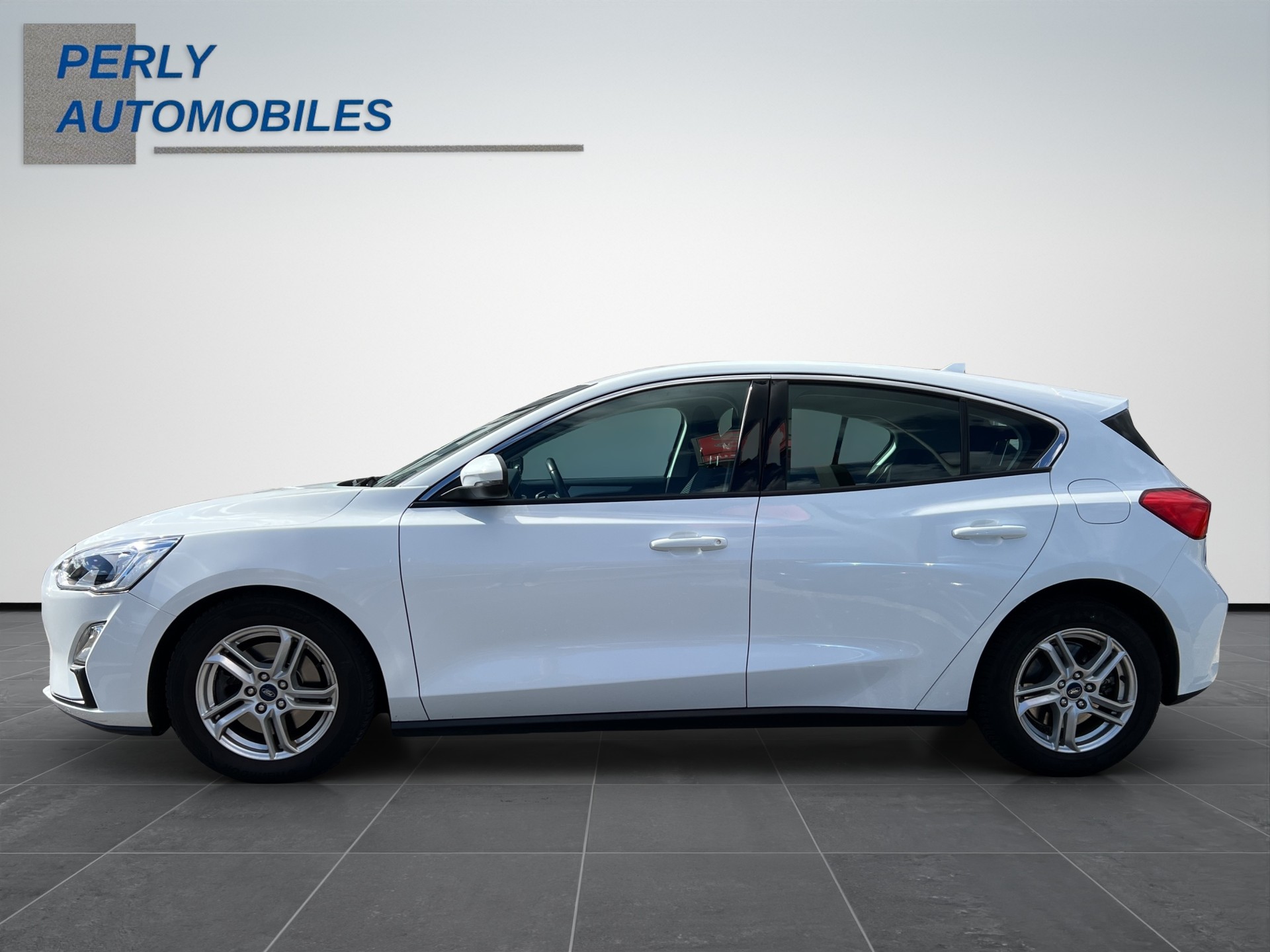 FORD Focus 2.0 EcoBlue 150 Cool & Connect-showroom-element-2