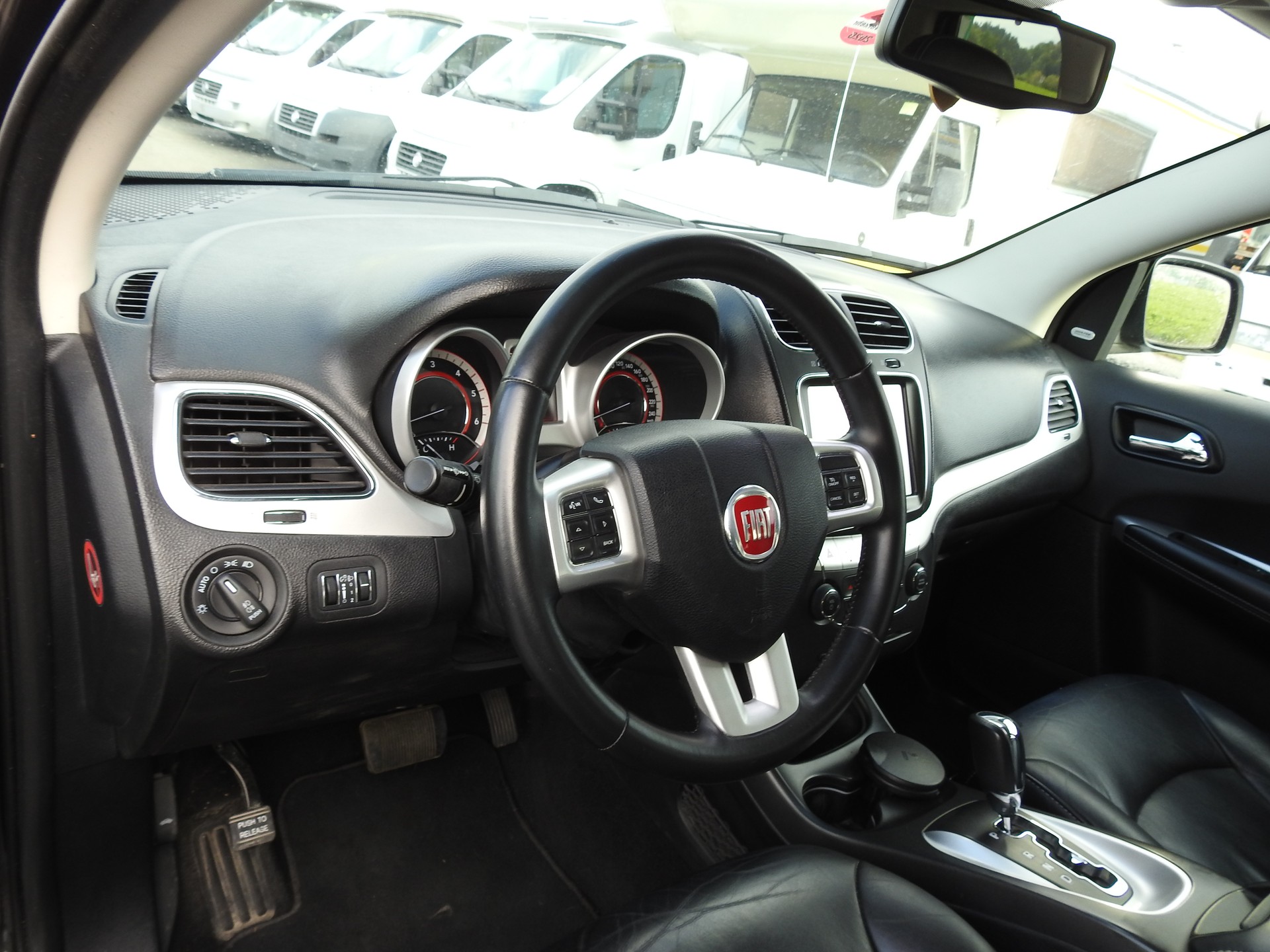 FIAT Freemont 2.0 MJ Lounge AWD Automat-image-9
