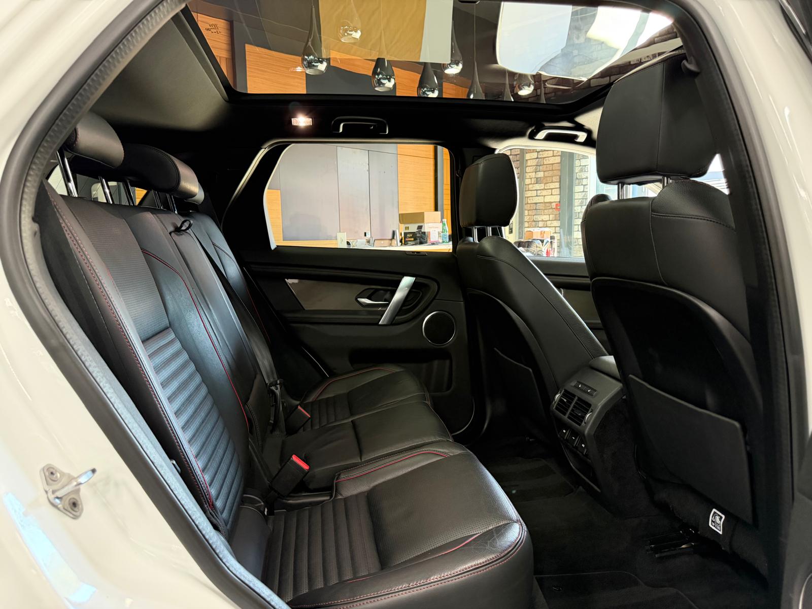 LAND ROVER Discovery Sport R Dynamic Limited White&Black Edition P200 2.0 Si4 MHEV S AT9-image-10