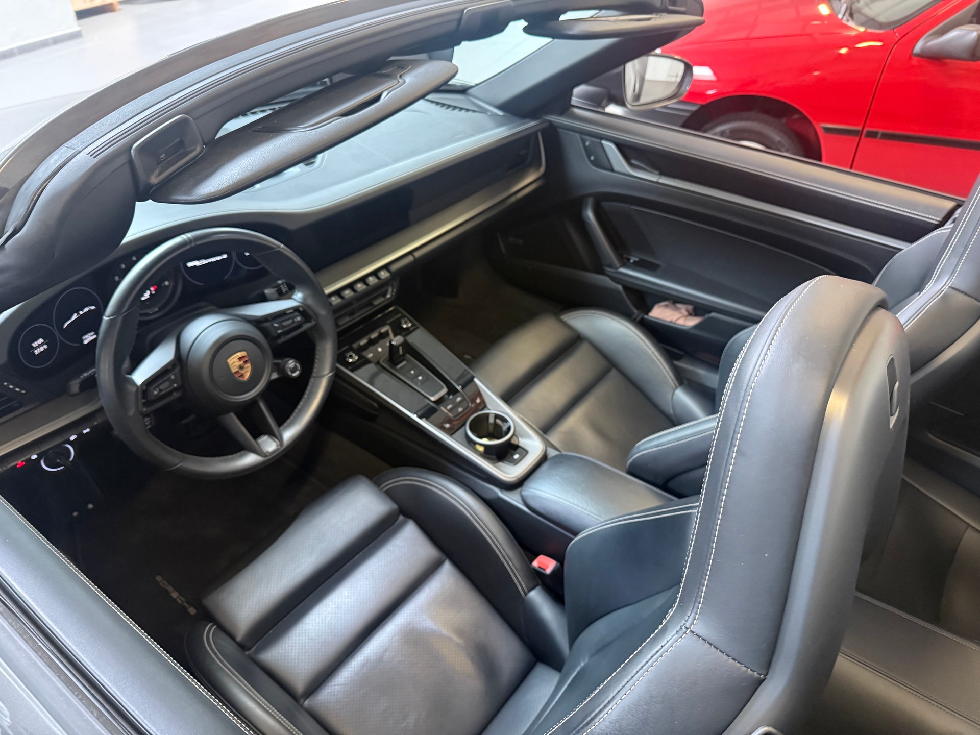 PORSCHE 911 Carrera 4 Cabriolet PDK-image-8