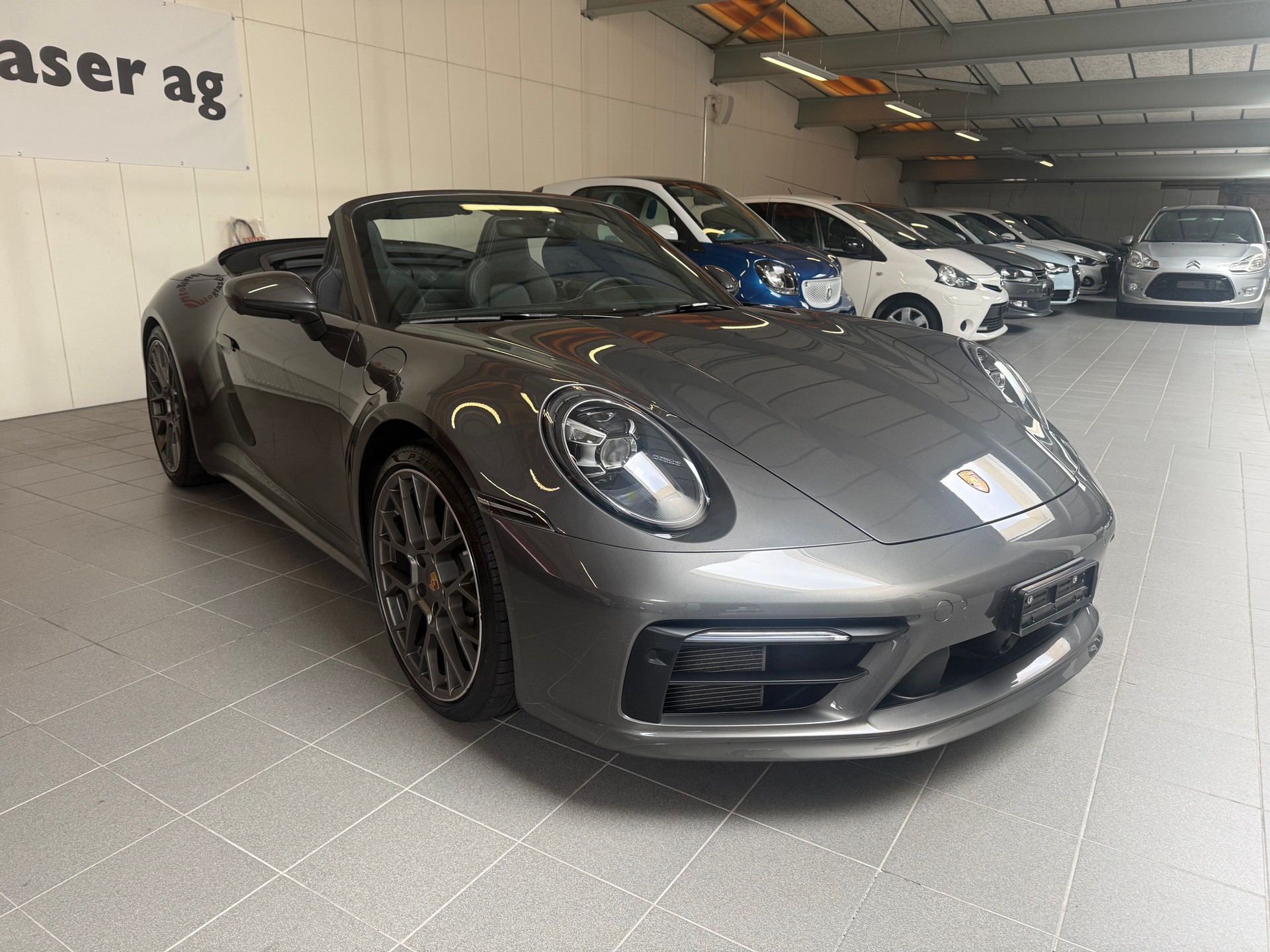 PORSCHE 911 Carrera 4 Cabriolet PDK-showroom-element-3