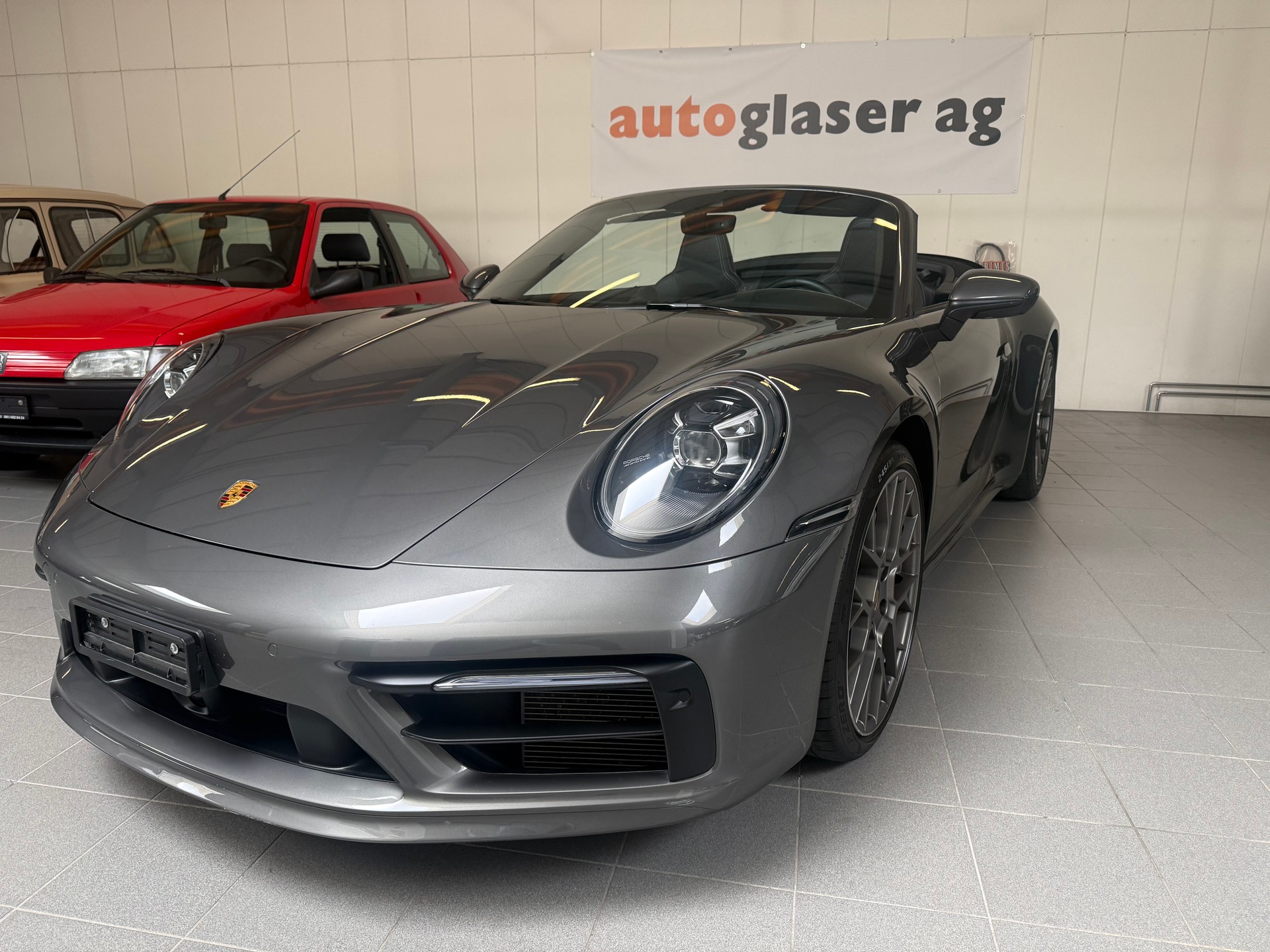 PORSCHE 911 Carrera 4 Cabriolet PDK-showroom-element-1
