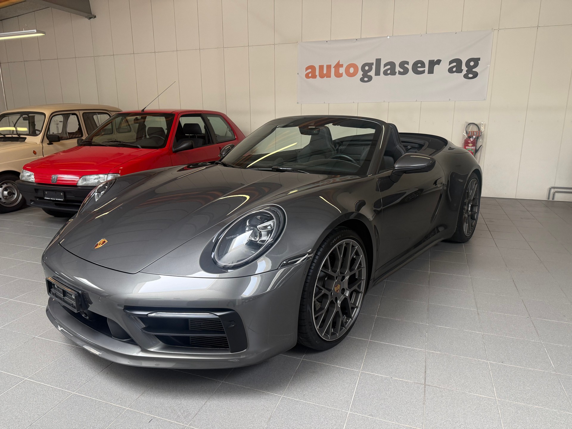 PORSCHE 911 Carrera 4 Cabriolet PDK-showroom-element-2