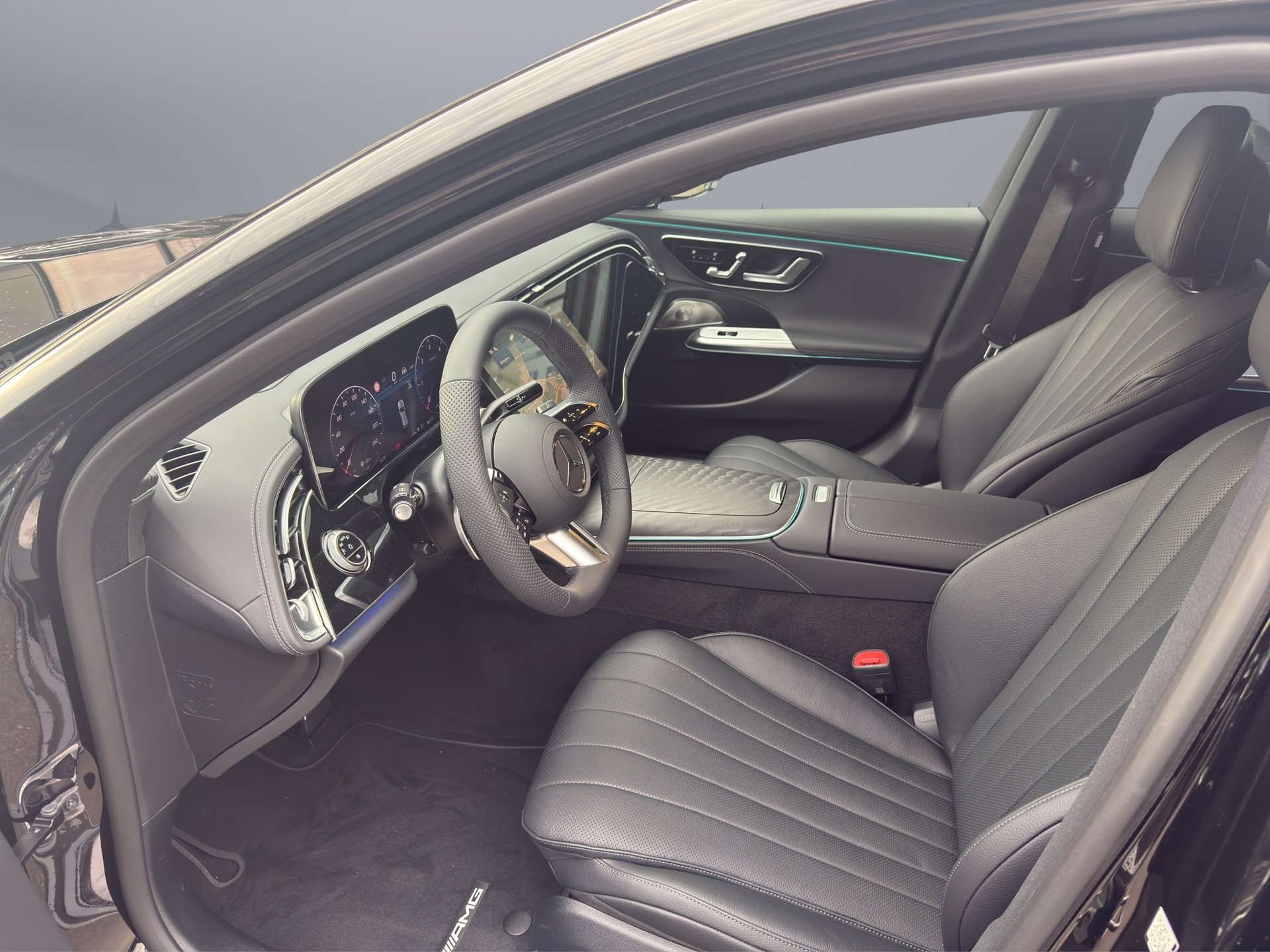 MERCEDES-BENZ E-Klasse S214 Kombi E 220 d AMG Line 4matic-image-10