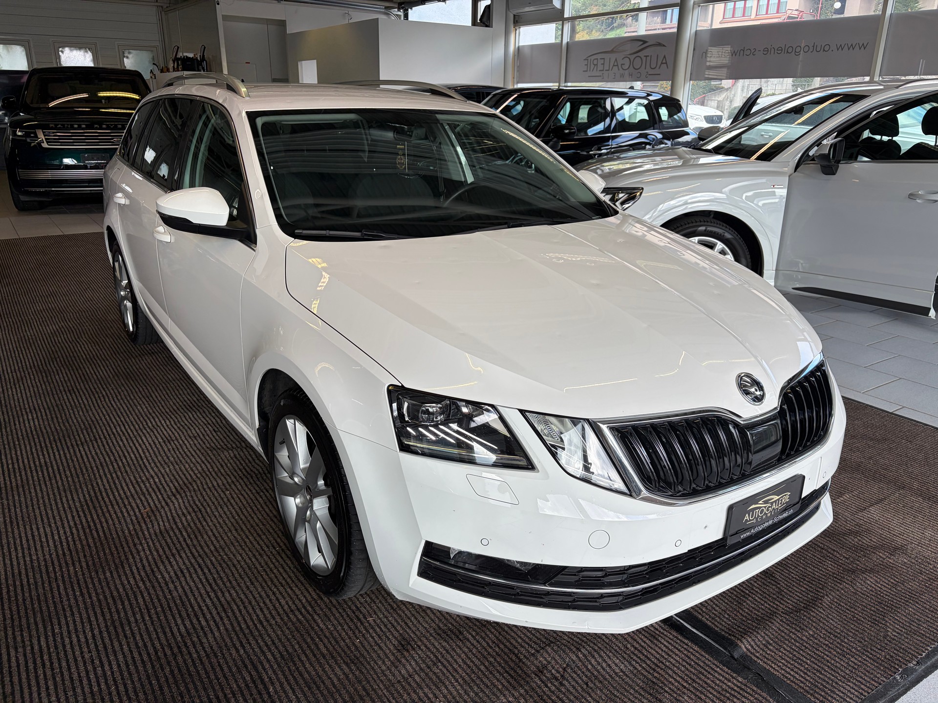 SKODA Octavia Combi 1.5 TSI Style DSG | Leichter Hagelschaden | SEHR GEPFLEGT | Windschutzscheibe Neu |-image-28