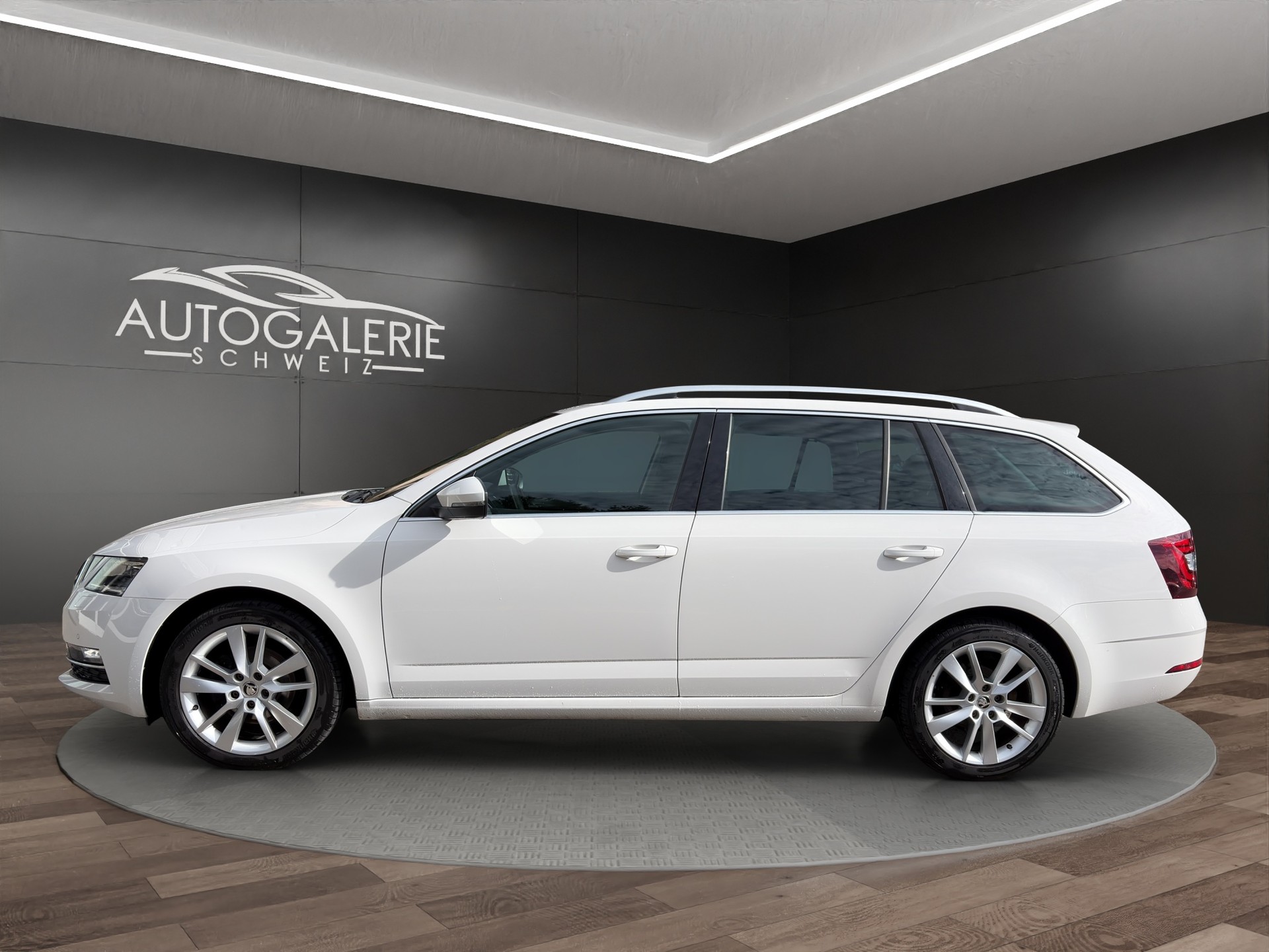 SKODA Octavia Combi 1.5 TSI Style DSG | Leichter Hagelschaden | SEHR GEPFLEGT | Windschutzscheibe Neu |-showroom-element-1