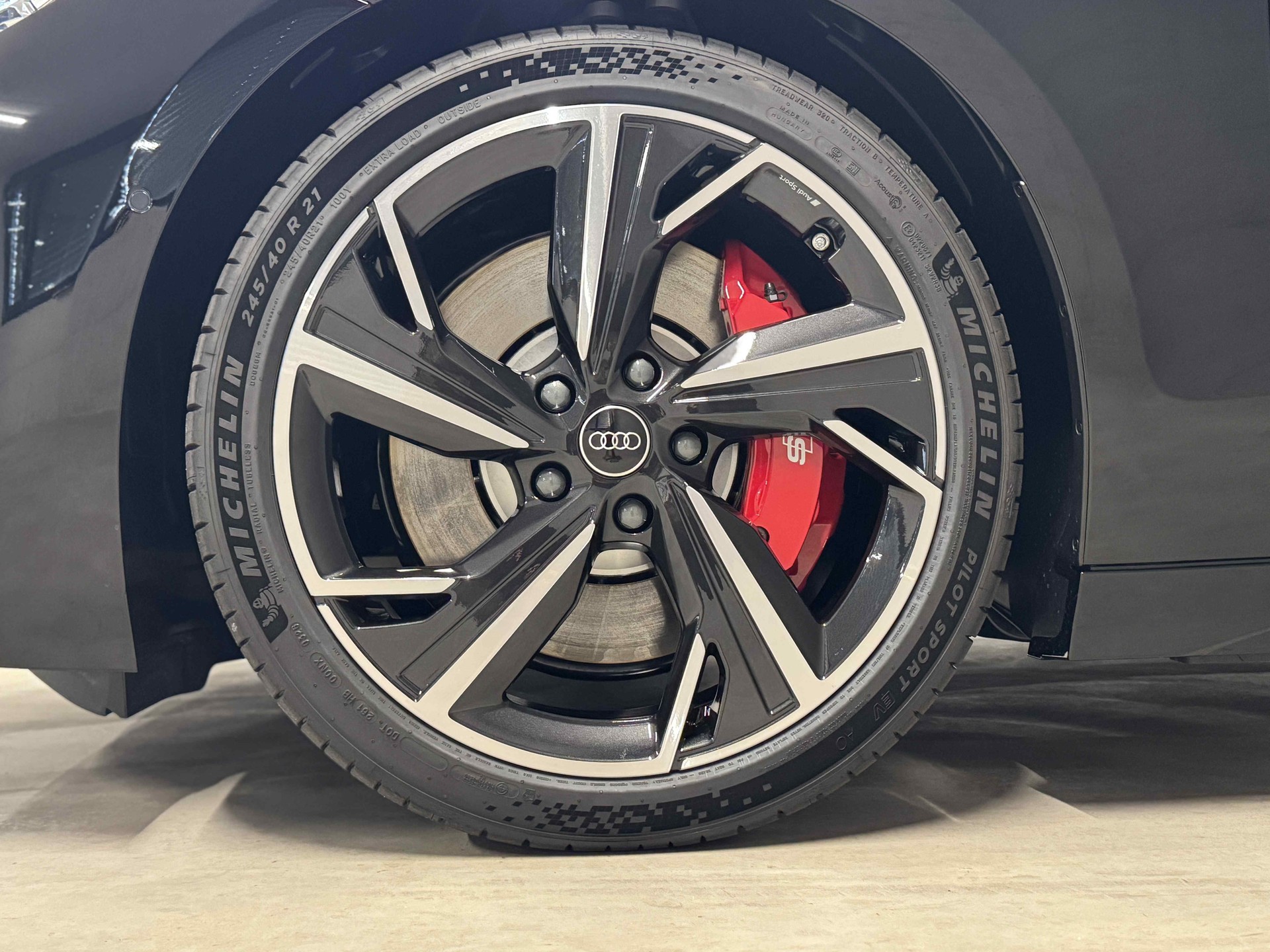 AUDI S6 Sportback e-tron quattro-image-19