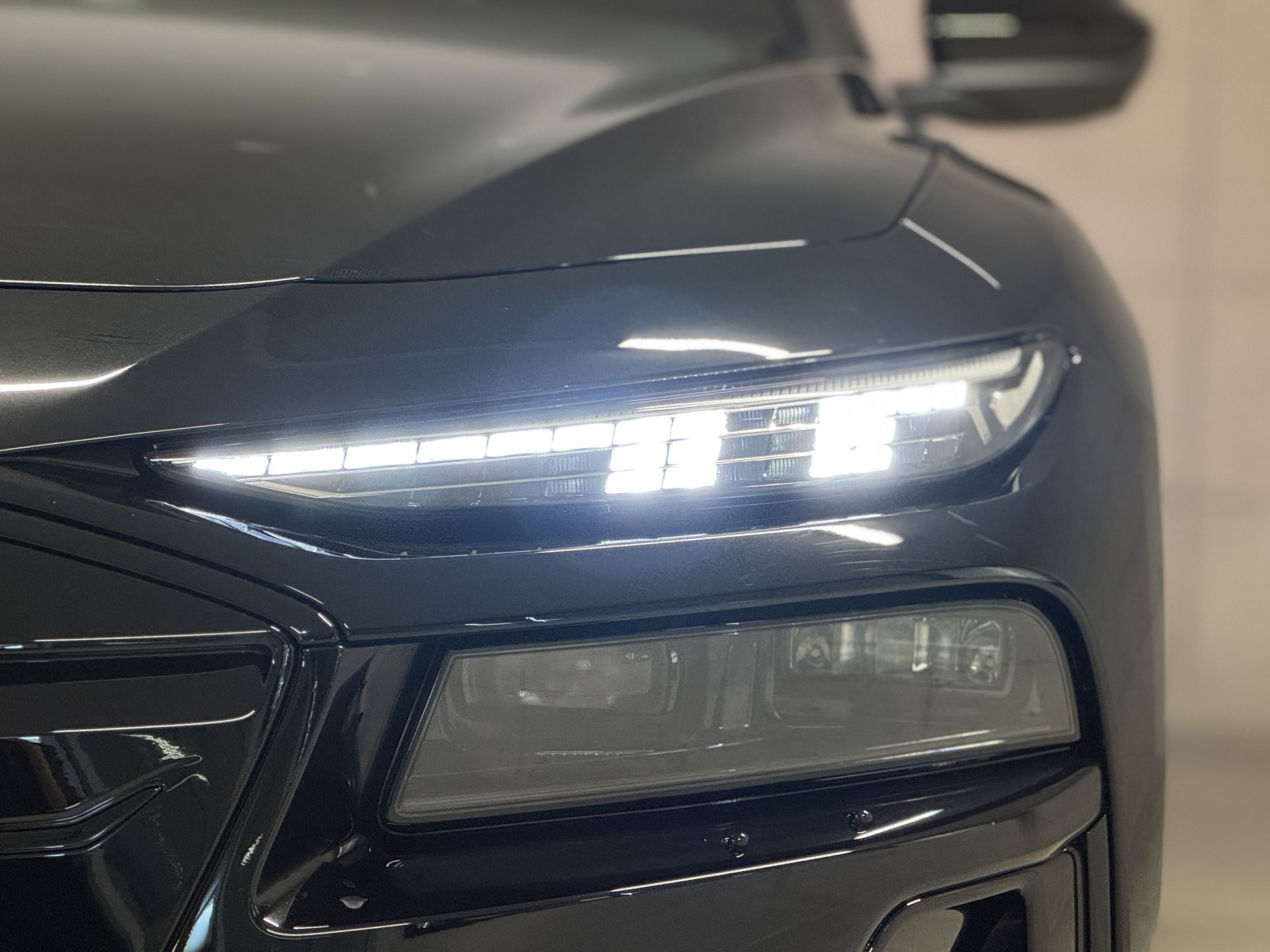 AUDI S6 Sportback e-tron quattro-image-6