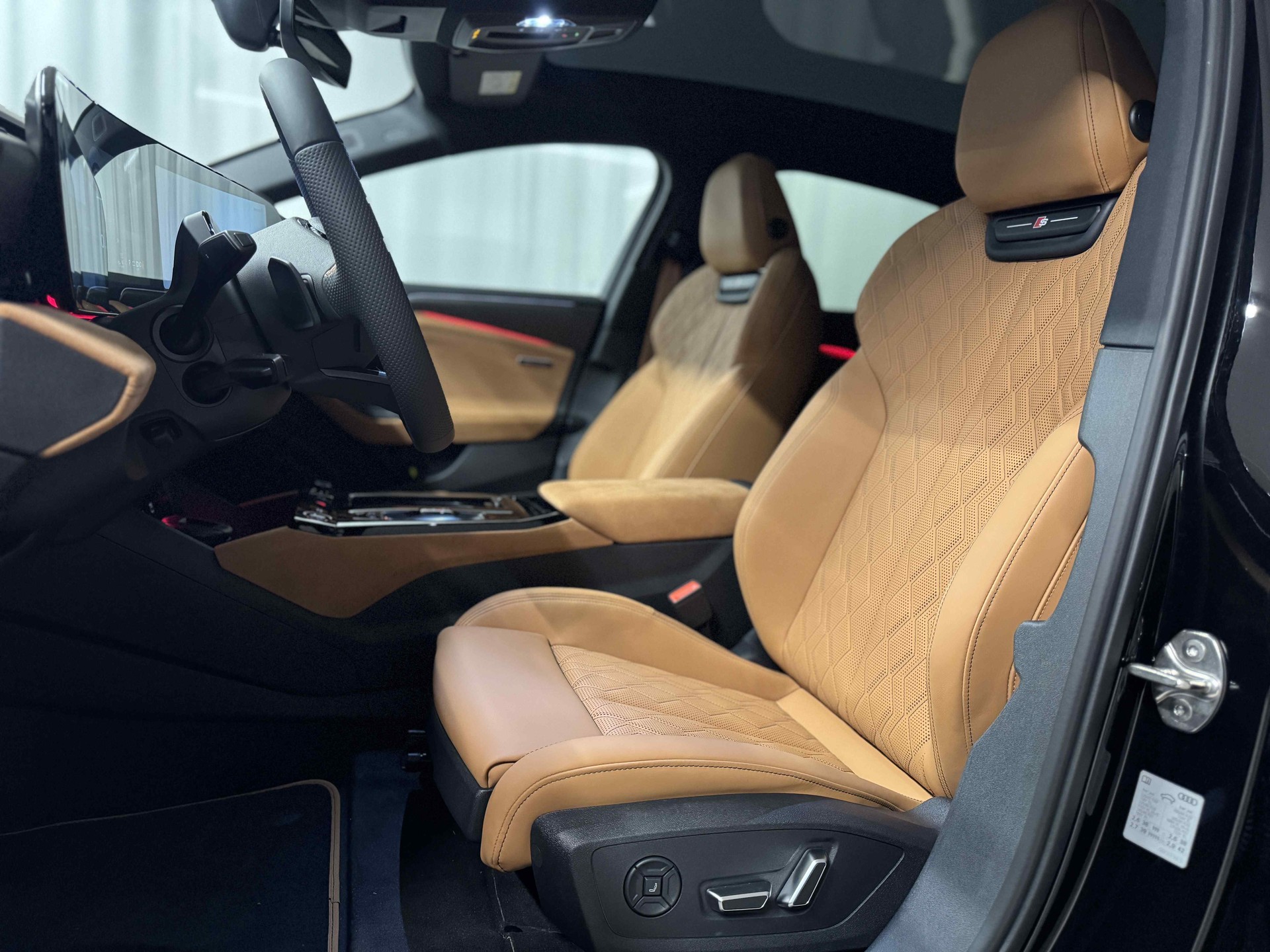 AUDI S6 Sportback e-tron quattro-image-8